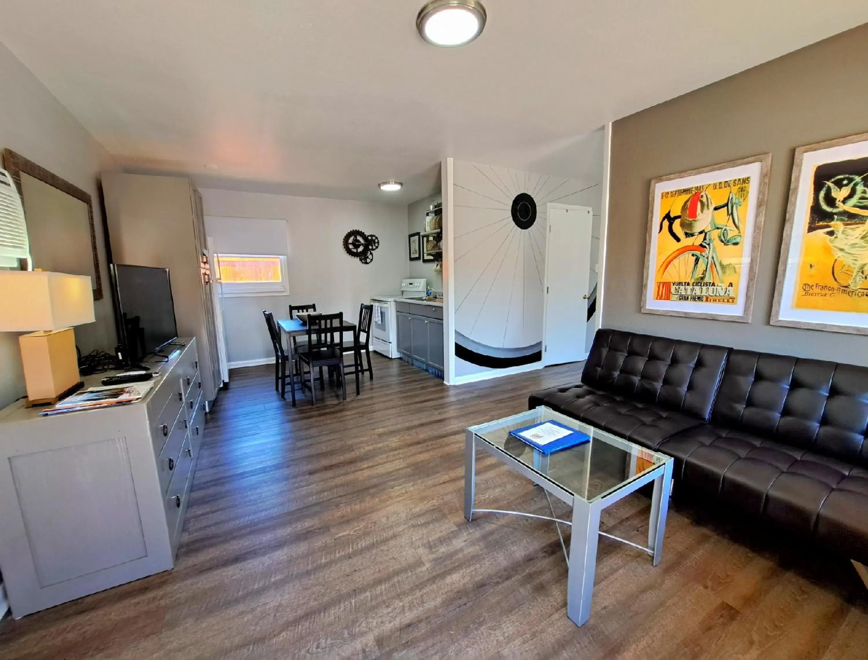 King Suite in Buffalo Lodge Bicycle Resort - Amazing access to local trails & the Garden King Suite in Buffalo Lodge Bicycle Resort - Amazing access to local trails & the Garden