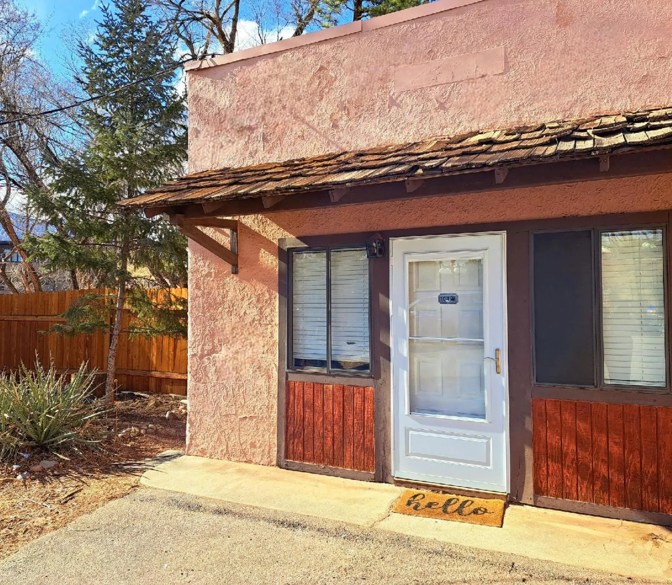 Deluxe Bungalow with Garden View in Buffalo Lodge Bicycle Resort - Amazing access to local trails & the Garden Deluxe Bungalow with Garden View in Buffalo Lodge Bicycle Resort - Amazing access to local trails & the Garden
