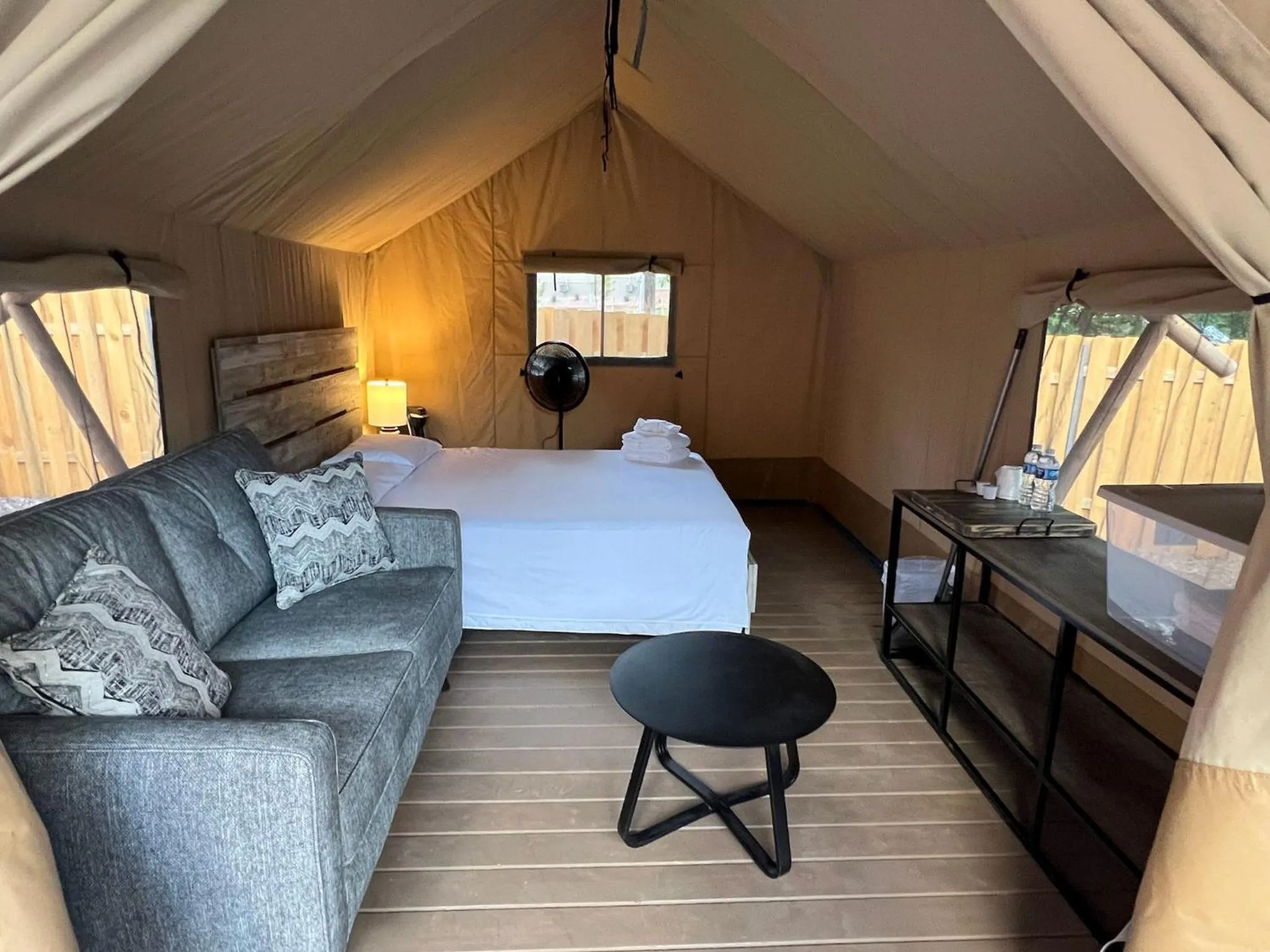 Bedroom, Bed in Buffalo Lodge Bicycle Resort - Amazing access to local trails & the Garden