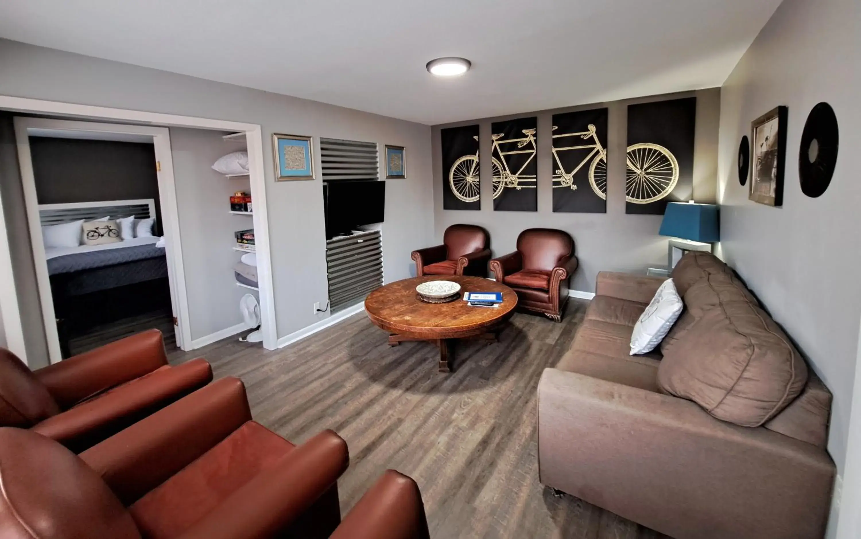 Cottage - Non-Smoking in Buffalo Lodge Bicycle Resort - Amazing access to local trails & the Garden Cottage - Non-Smoking in Buffalo Lodge Bicycle Resort - Amazing access to local trails & the Garden