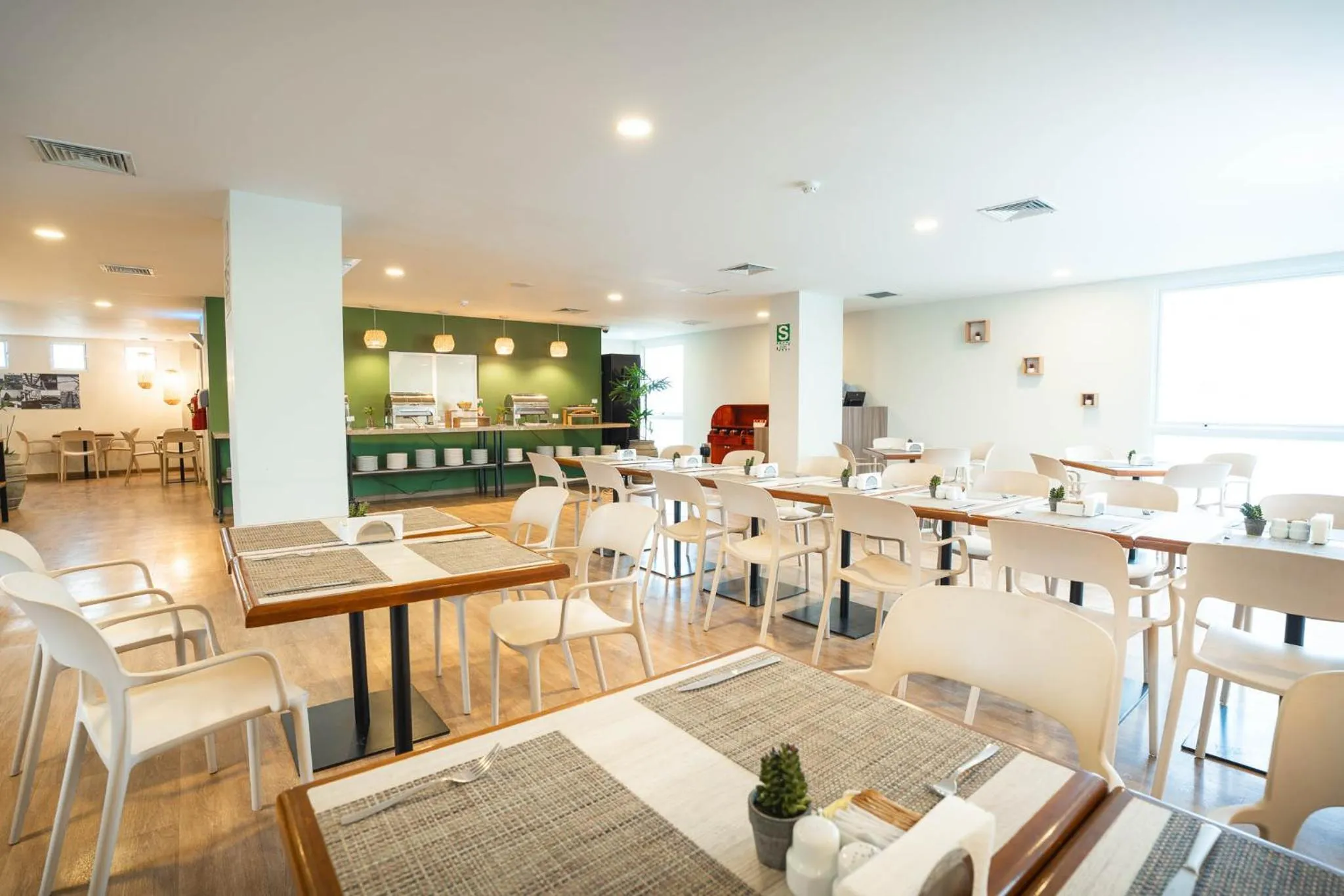 Restaurant/places to eat in Casa Andina Select Paracas