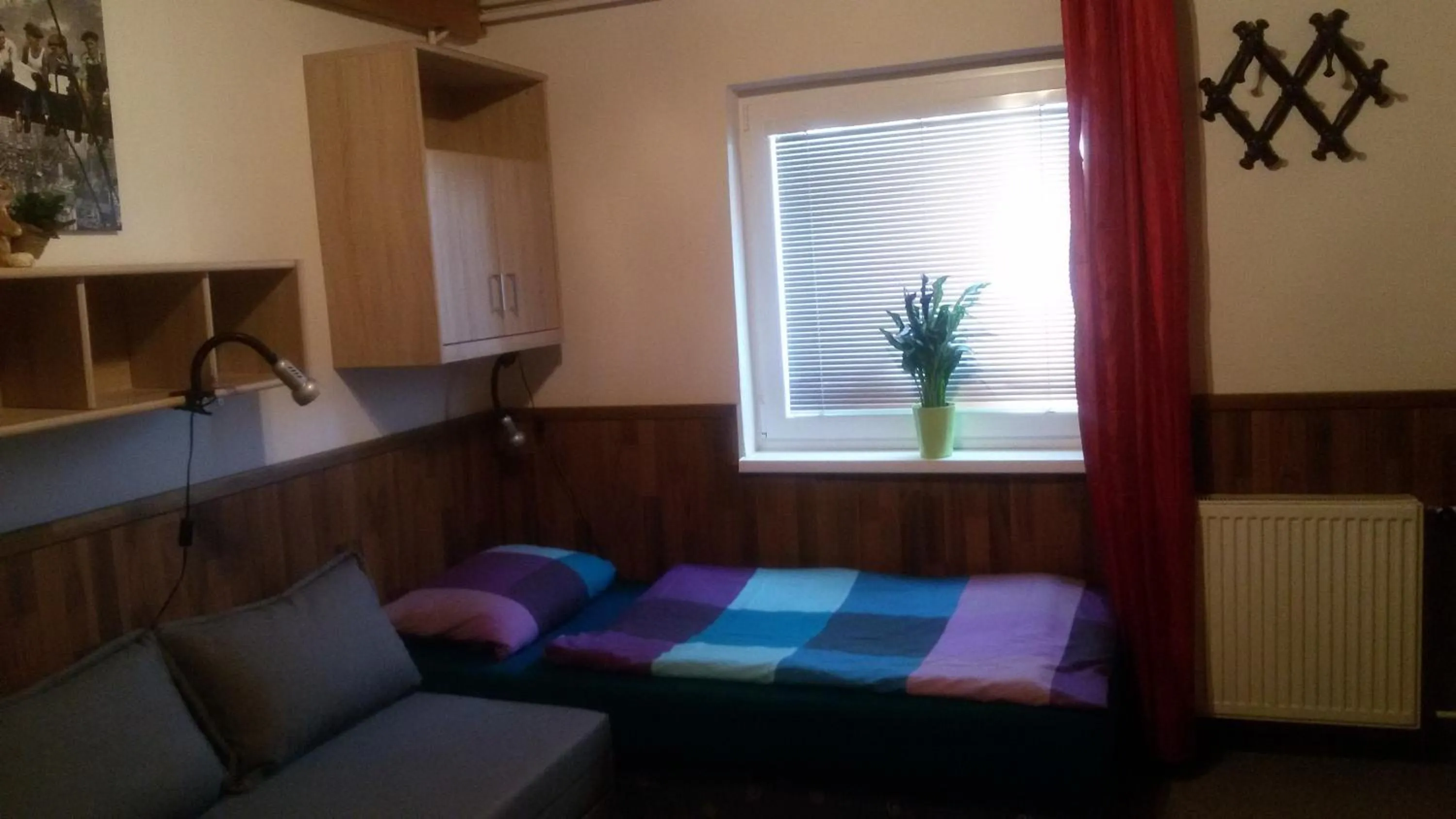 Photo of the whole room in A+R Pension