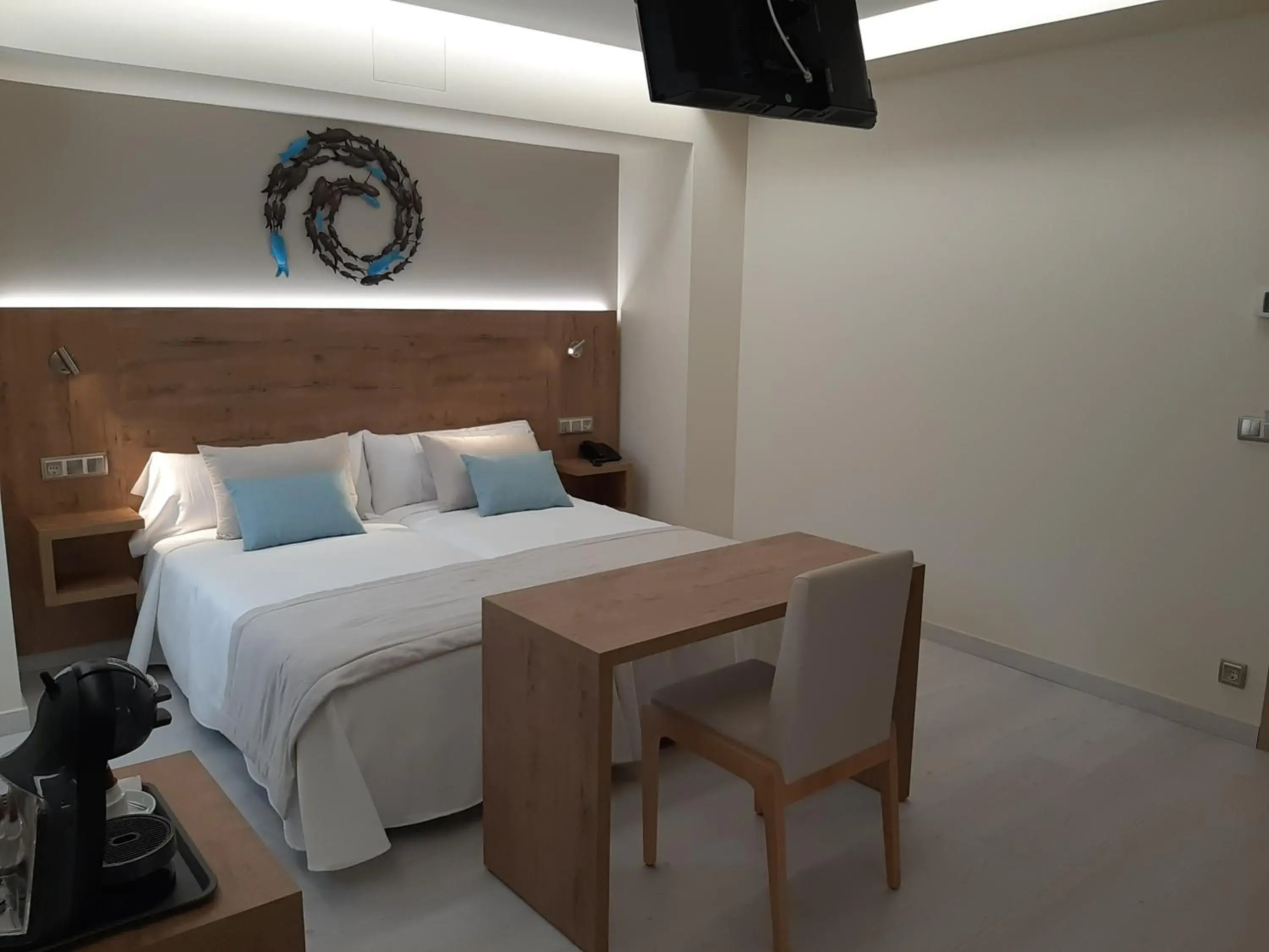 Standard Twin Room with Mountain View in Hotel Boutique O Náutico Laxe Standard Twin Room with Mountain View in Hotel Boutique O Náutico Laxe
