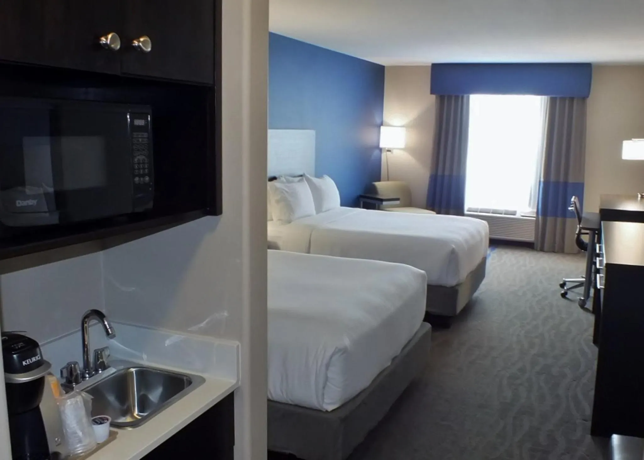 Photo of the whole room, Bed in Holiday Inn Hotel & Suites Regina by IHG