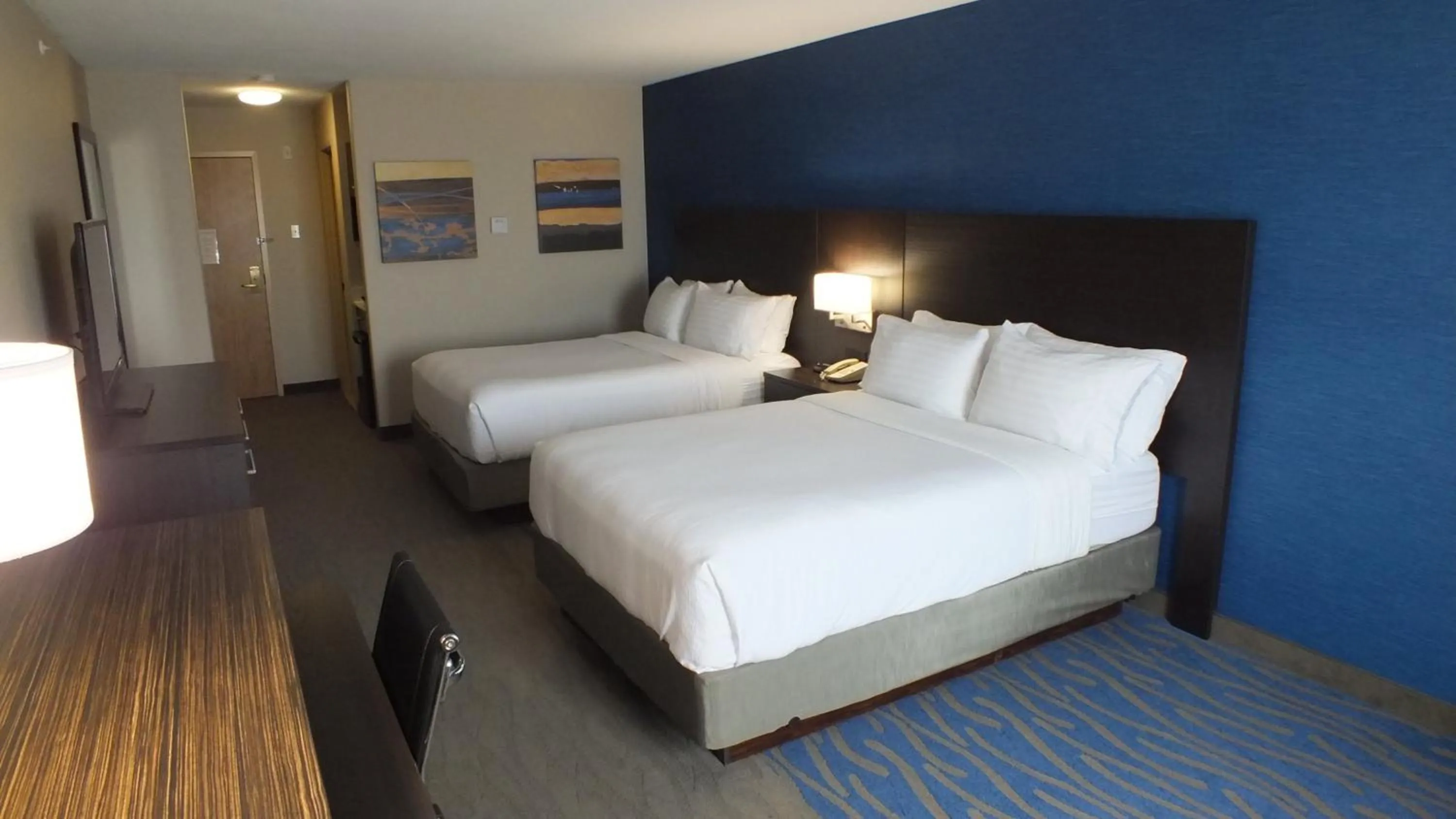 Photo of the whole room, Bed in Holiday Inn Hotel & Suites Regina by IHG