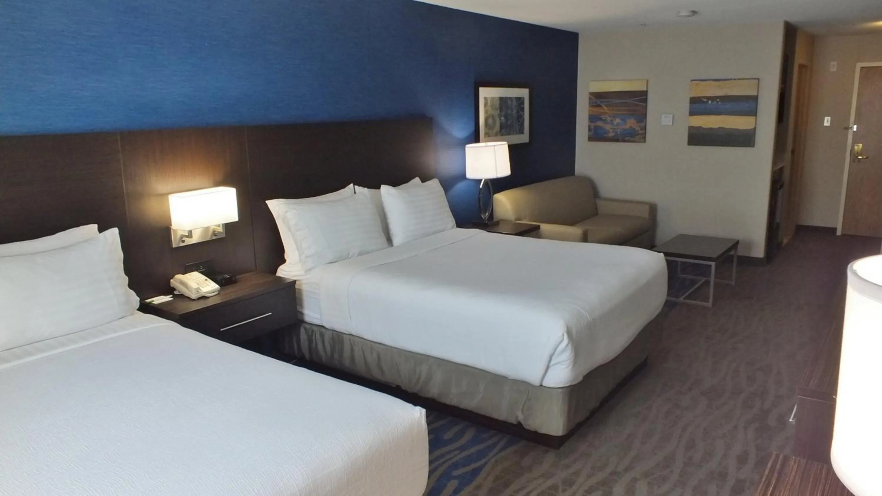 Photo of the whole room, Bed in Holiday Inn Hotel & Suites Regina by IHG
