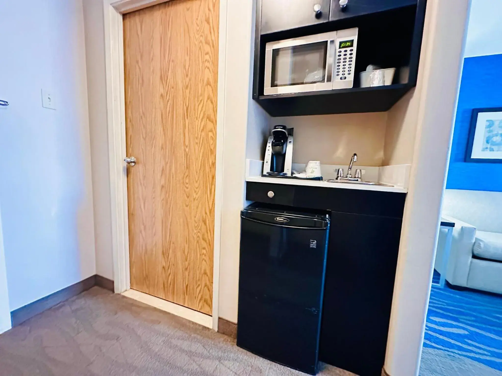 Premium Queen Room with Two Queen Beds in Holiday Inn Hotel & Suites Regina by IHG Premium Queen Room with Two Queen Beds in Holiday Inn Hotel & Suites Regina by IHG