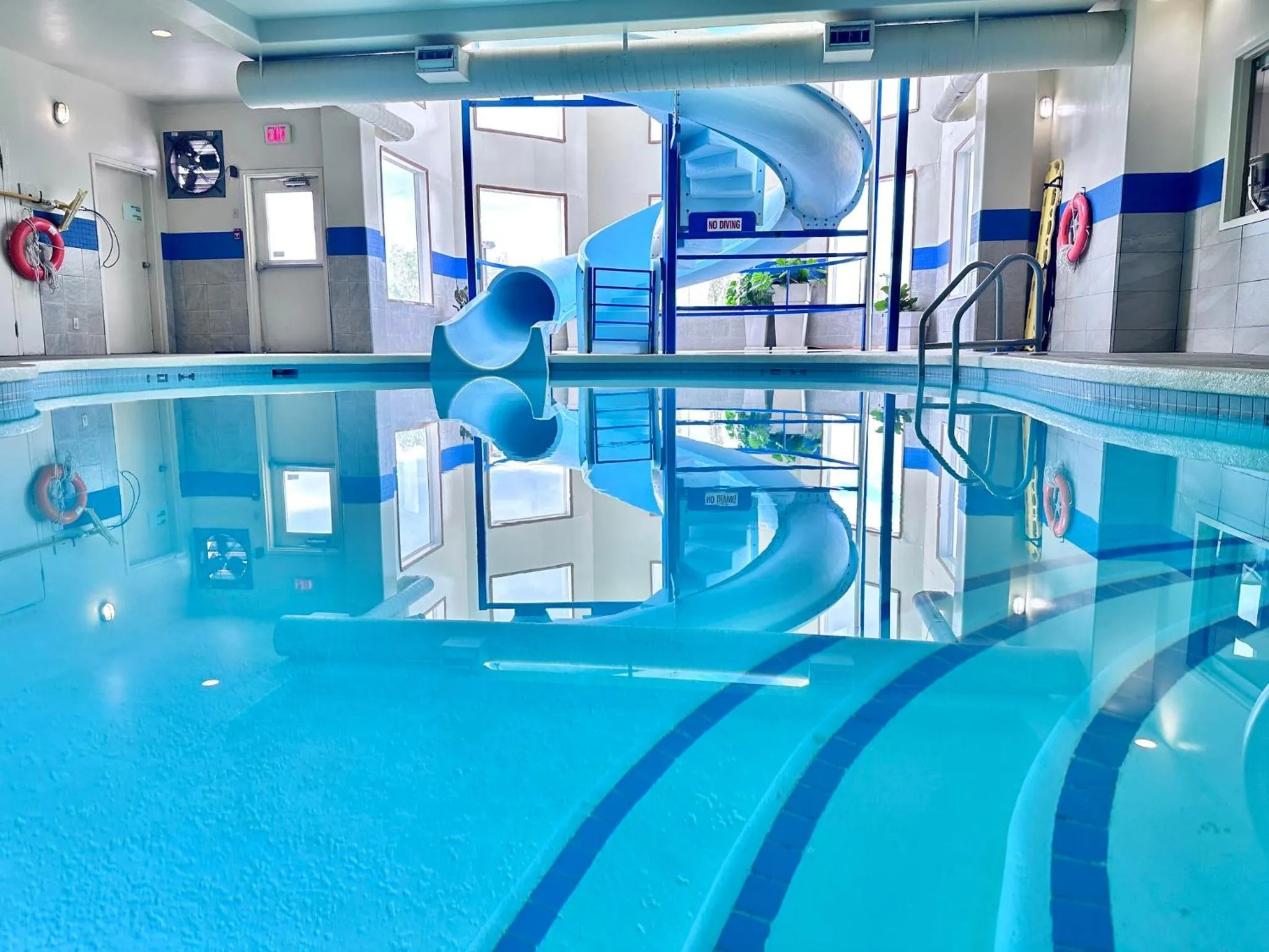 Swimming pool in Holiday Inn Hotel & Suites Regina by IHG