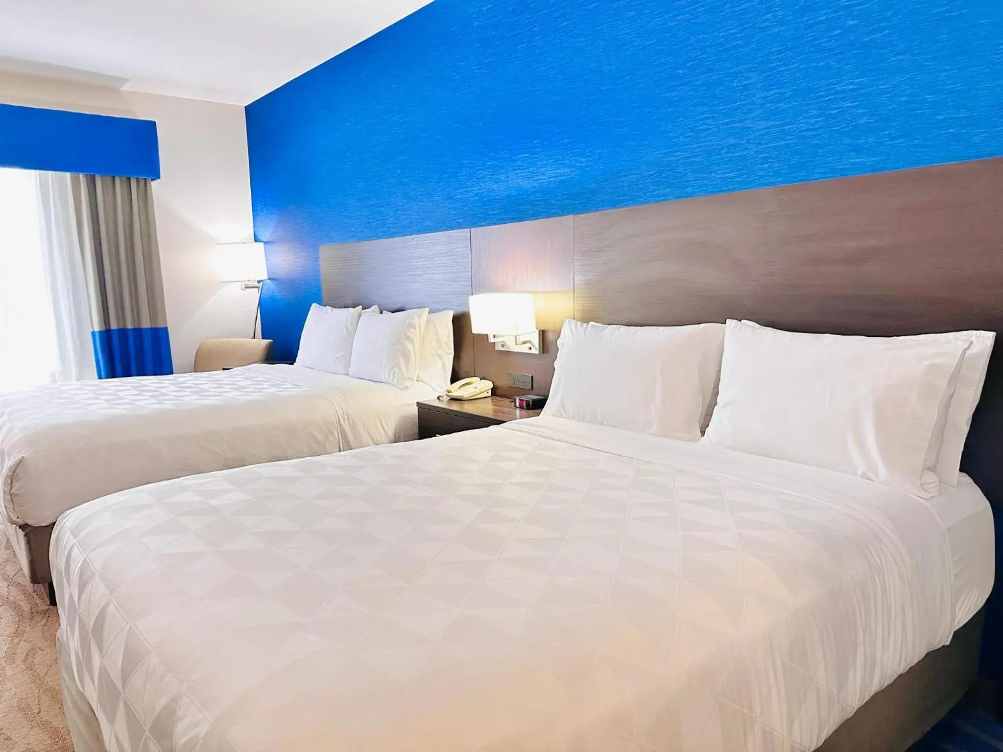 Standard Room with Two Queen Beds in Holiday Inn Hotel & Suites Regina by IHG Standard Room with Two Queen Beds in Holiday Inn Hotel & Suites Regina by IHG