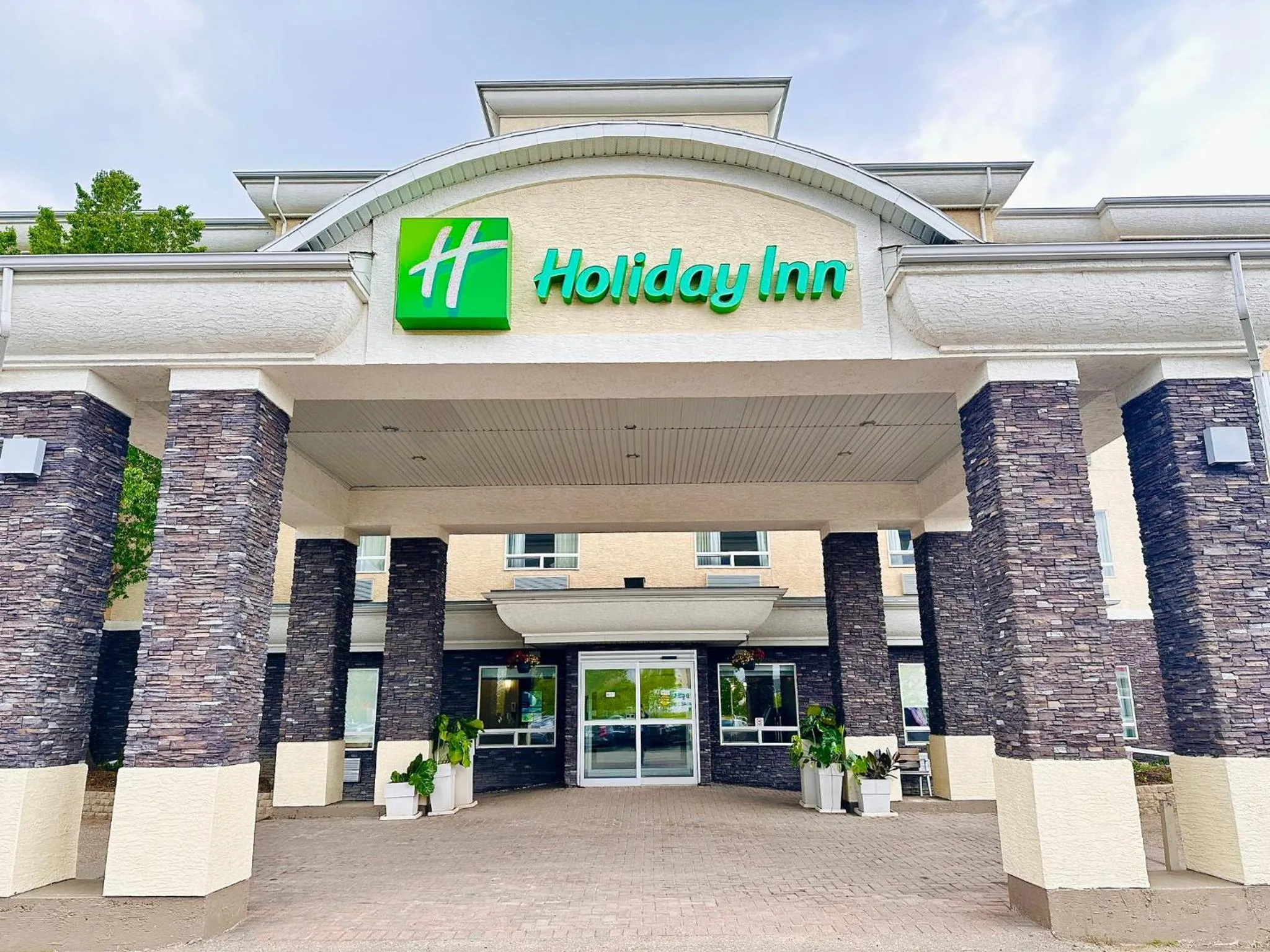 Property building in Holiday Inn Hotel & Suites Regina by IHG