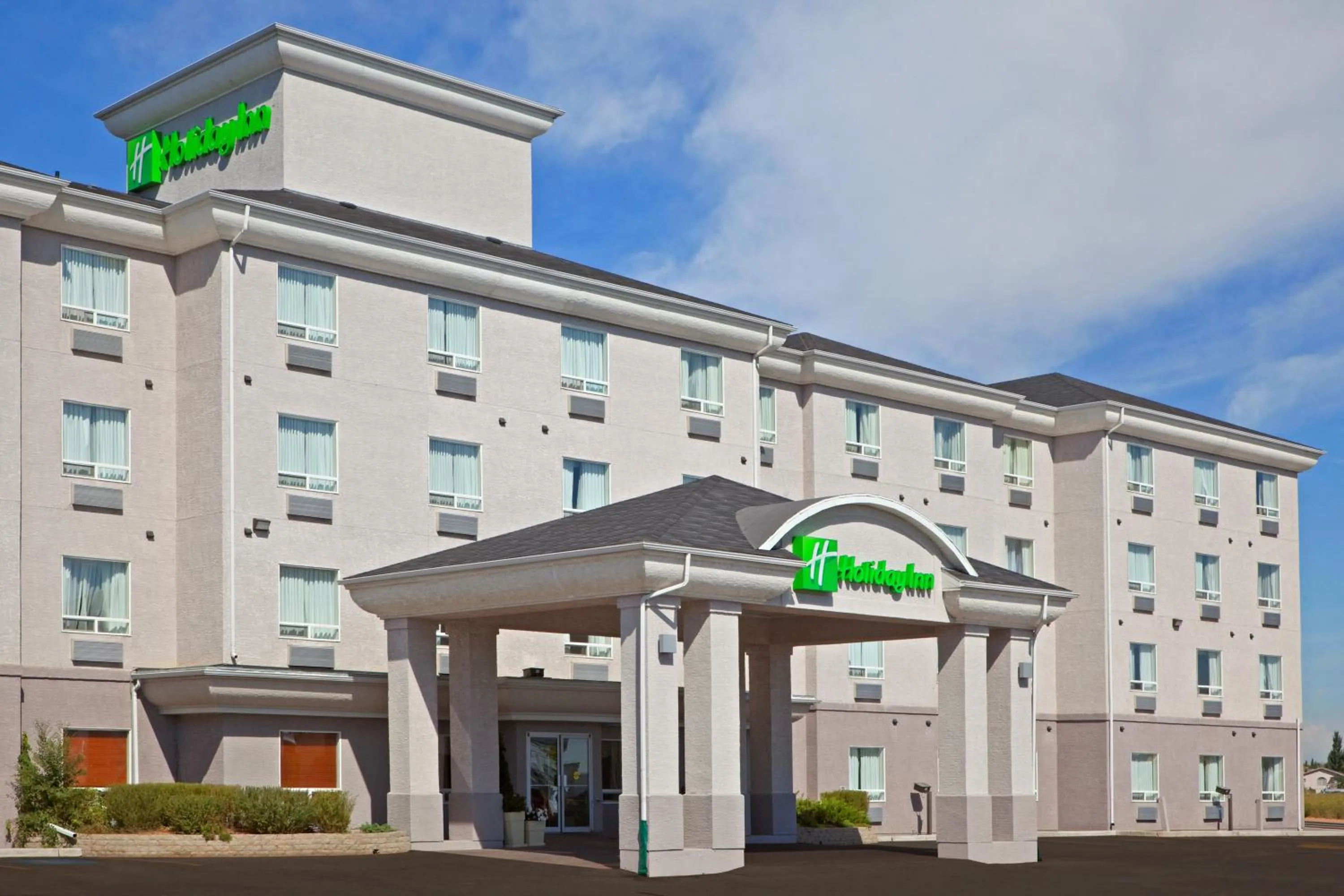 Property building in Holiday Inn Hotel & Suites Regina by IHG