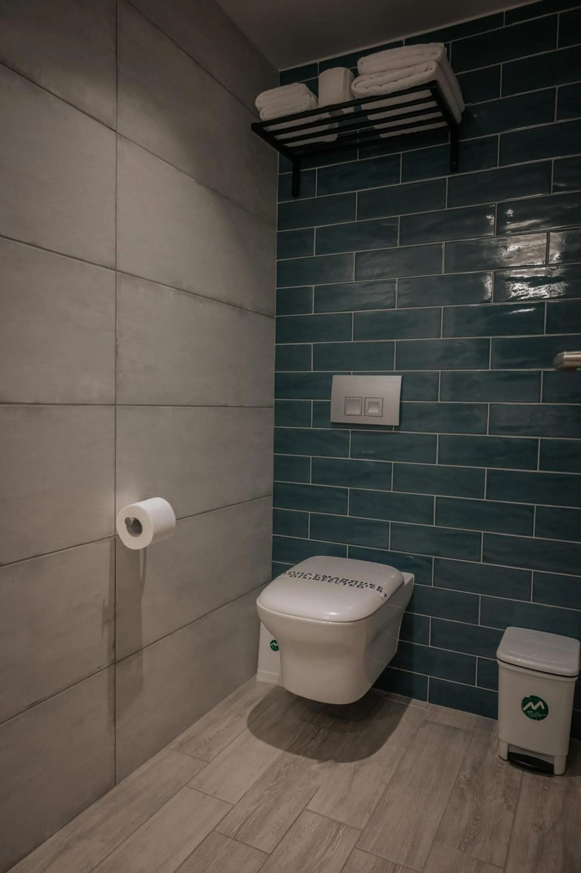 Bathroom in Elizabeth Queen Luxury Rooms