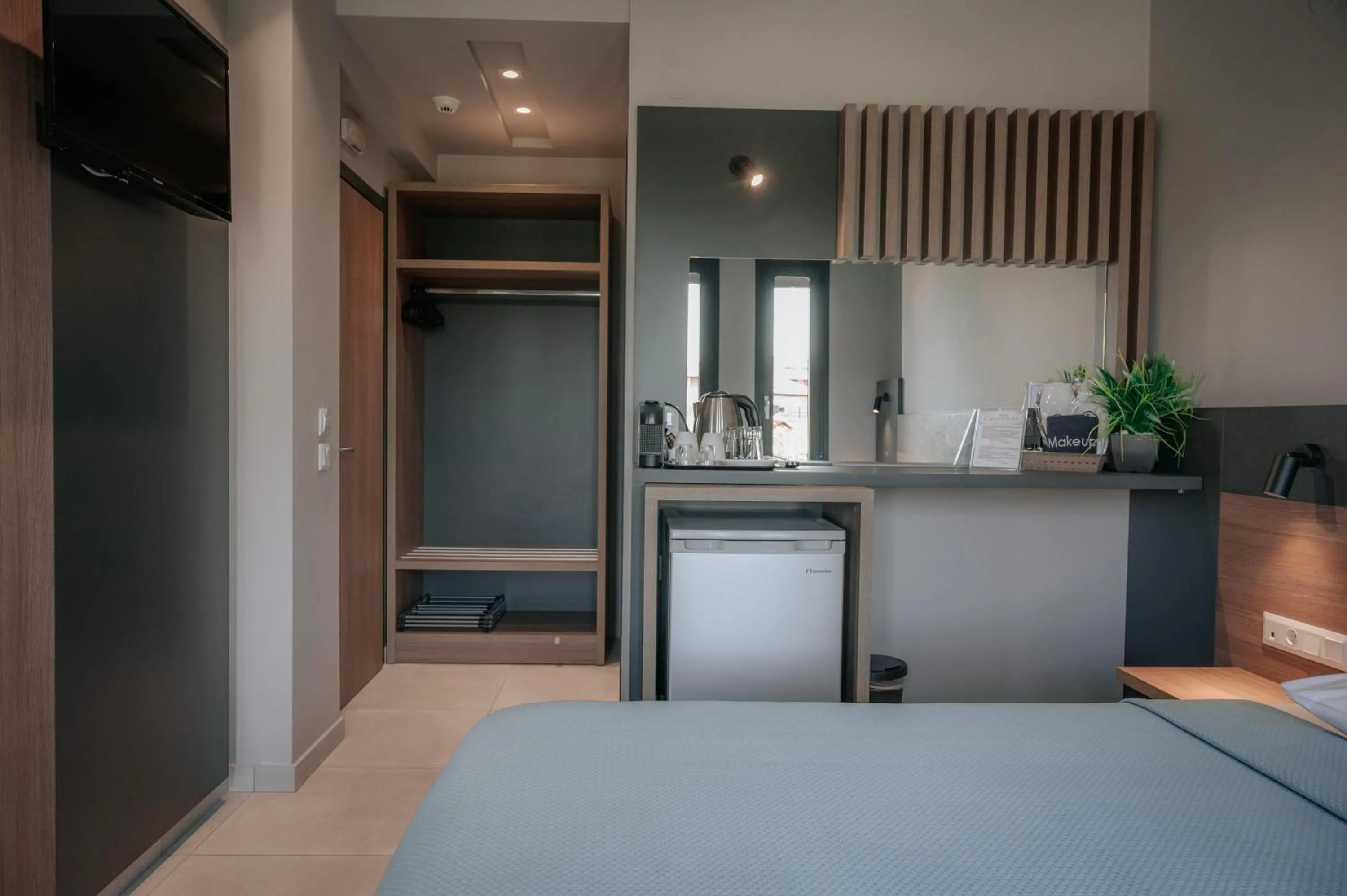 Photo of the whole room, Bed in Elizabeth Queen Luxury Rooms