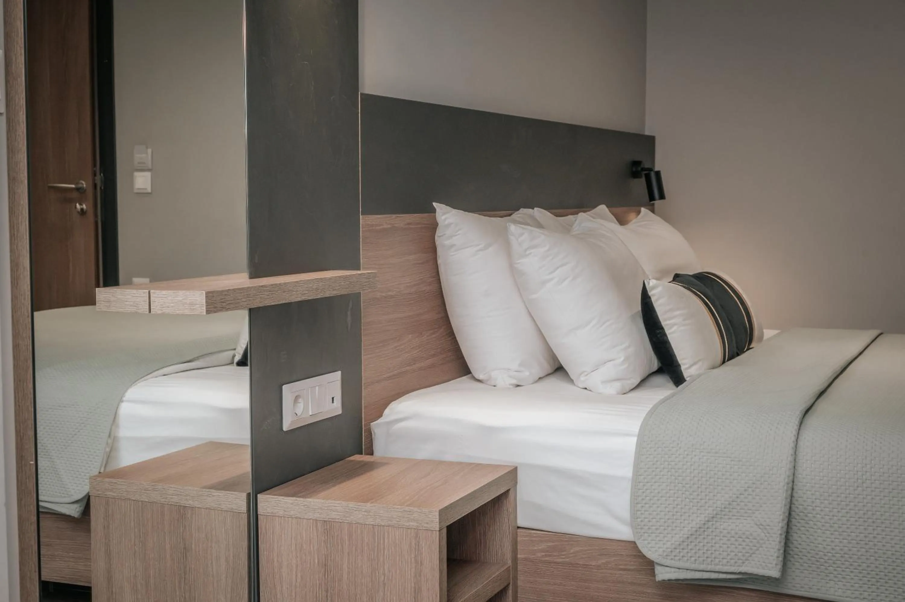 Bed in Elizabeth Queen Luxury Rooms