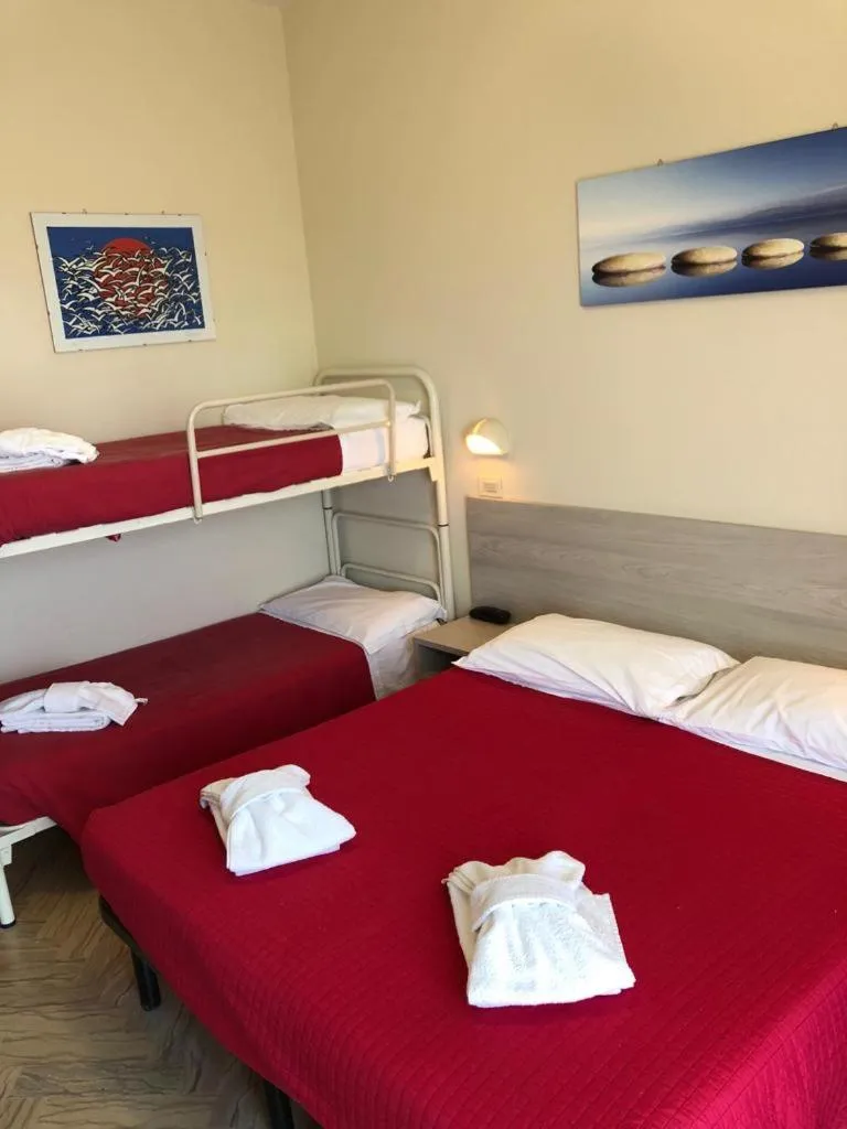 bunk bed, Bed in Hotel Lem