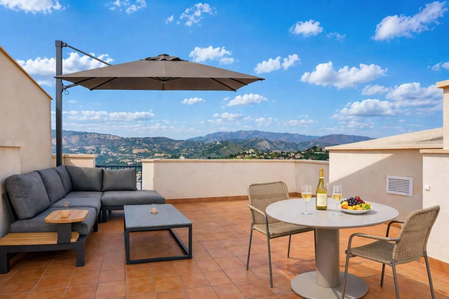Blue Nautico - penthouse with stunning views of La Herradura