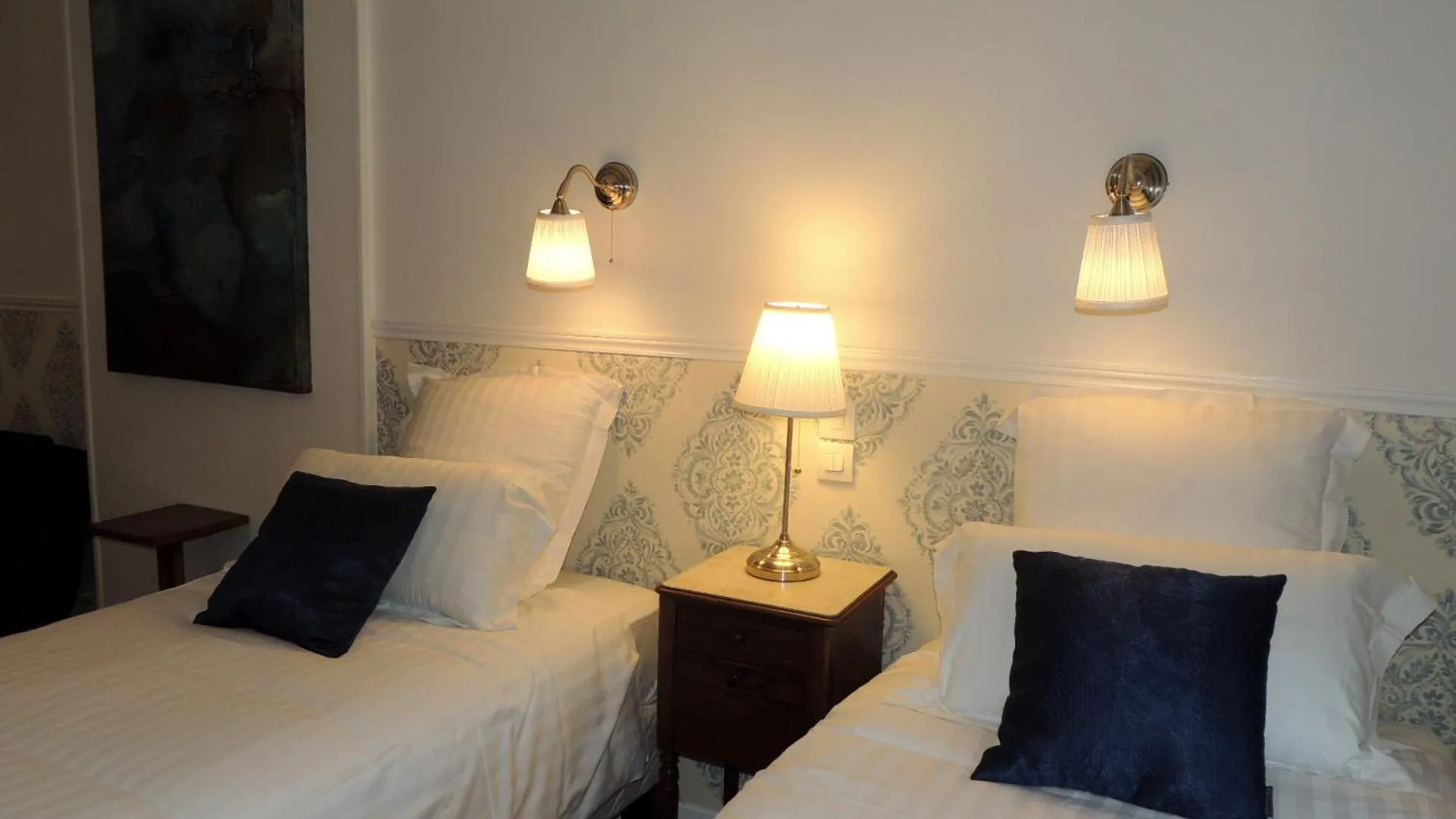 Bedroom, Bed in Le Jardin Du Puits