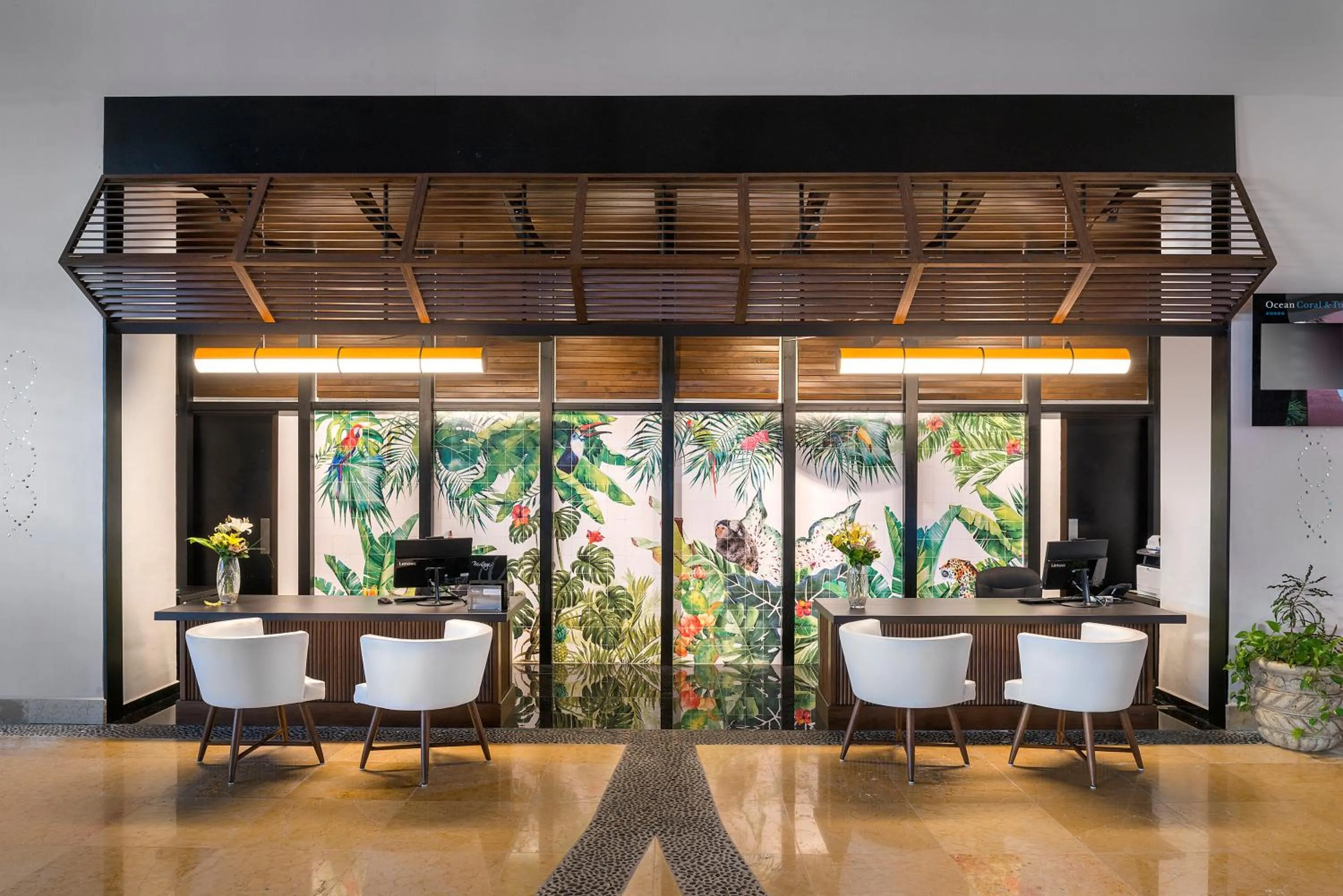 Lobby or reception in El Beso Adults Only at Ocean Coral & Turquesa All Inclusive