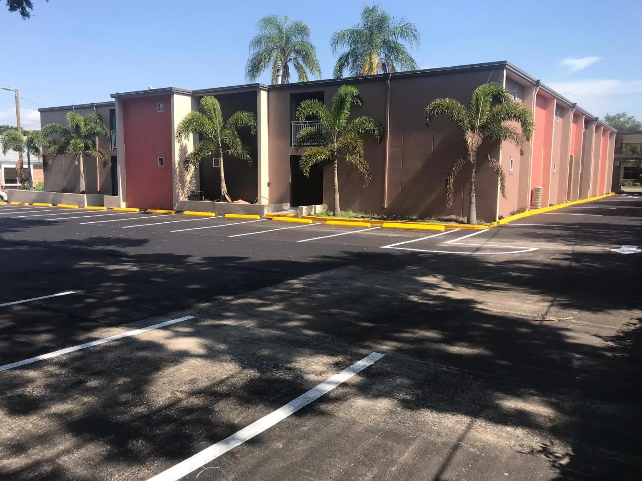 Property building in Tropical Inn & Suites, downtown clearwater