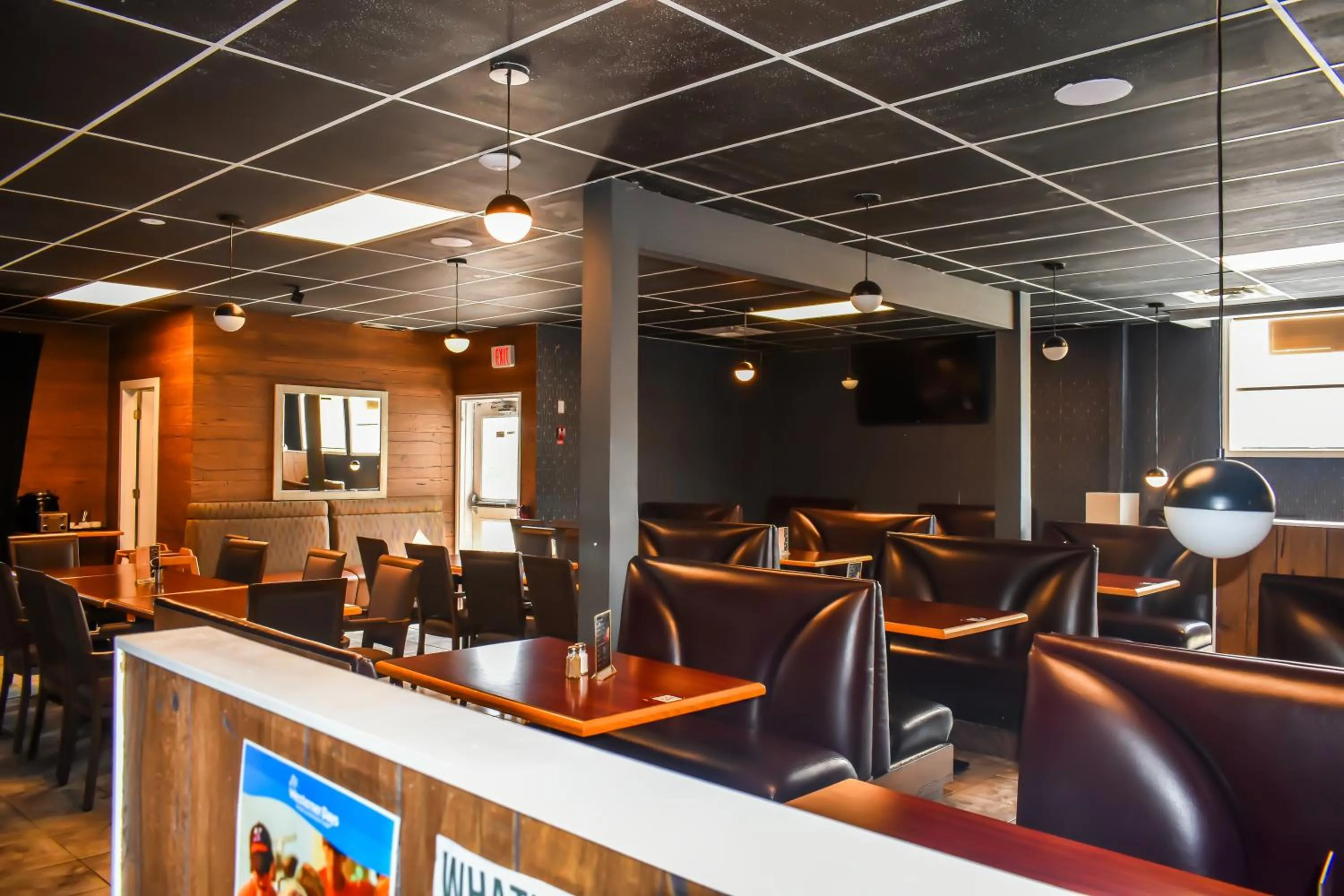 Restaurant/places to eat in Days Inn by Wyndham Sylvan Lake