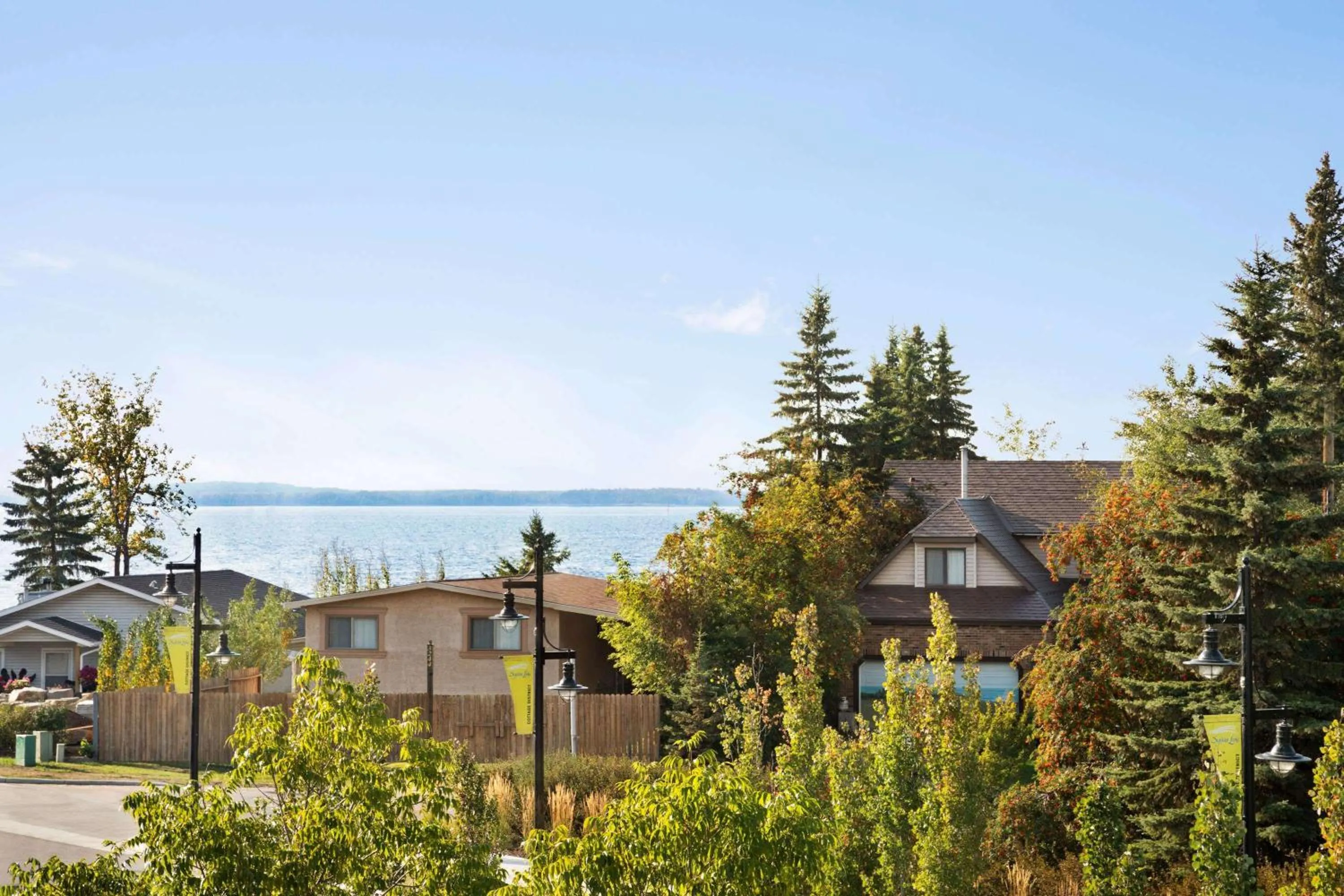 Photo of the whole room in Days Inn by Wyndham Sylvan Lake