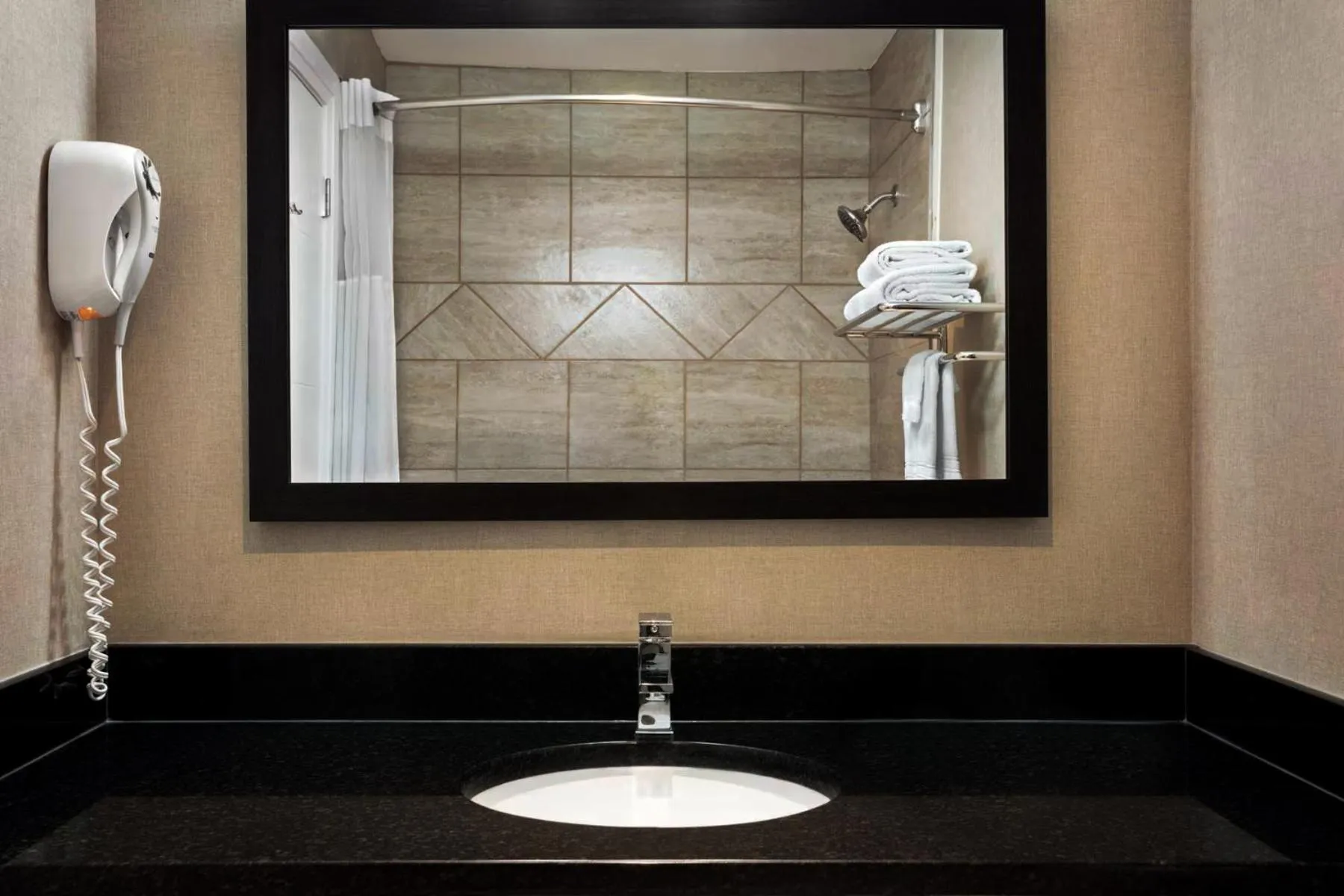 Days Inn by Wyndham Sylvan Lake