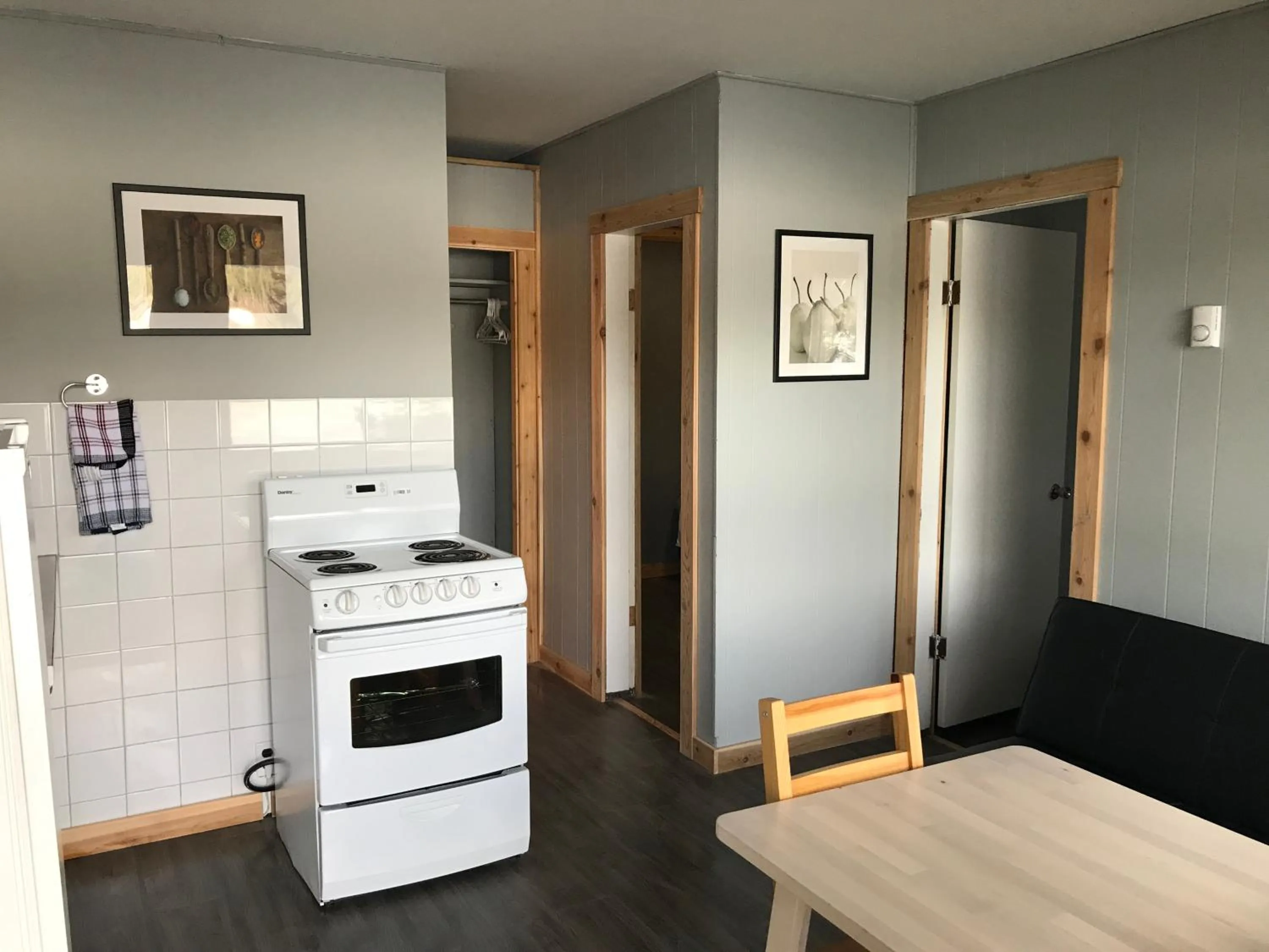 Kitchen or kitchenette in Jasper Way Inn Resort & Campground