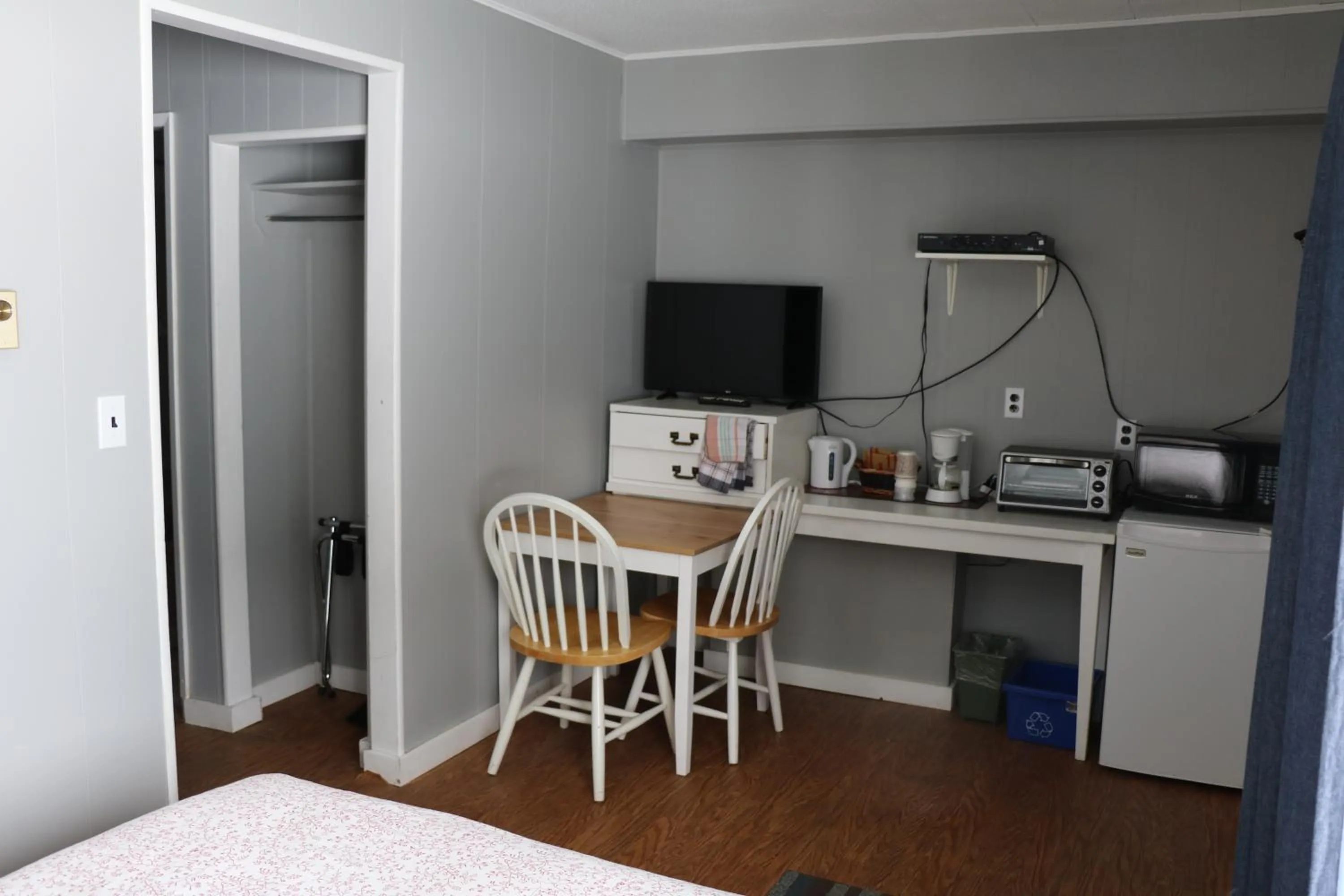 Kitchen or kitchenette in Jasper Way Inn Resort & Campground