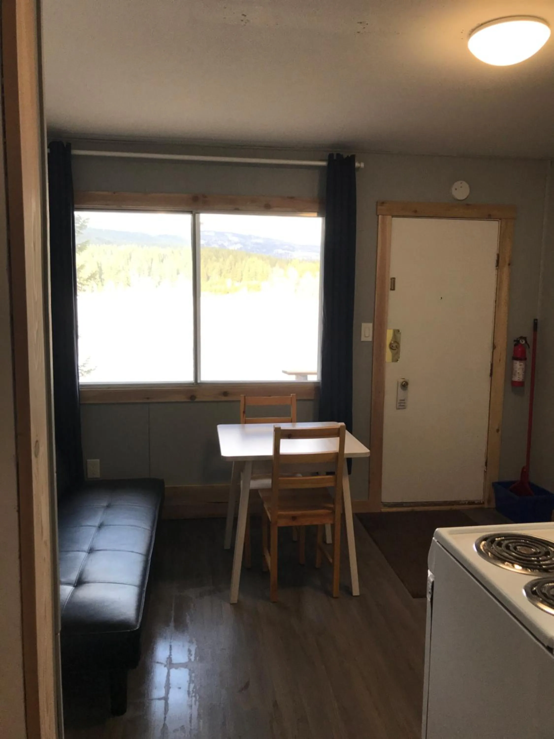 Kitchen or kitchenette in Jasper Way Inn Resort & Campground