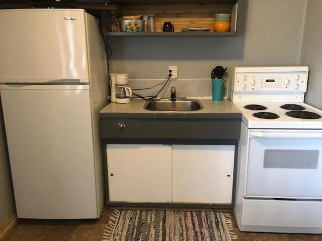 Kitchen or kitchenette in Jasper Way Inn Resort & Campground