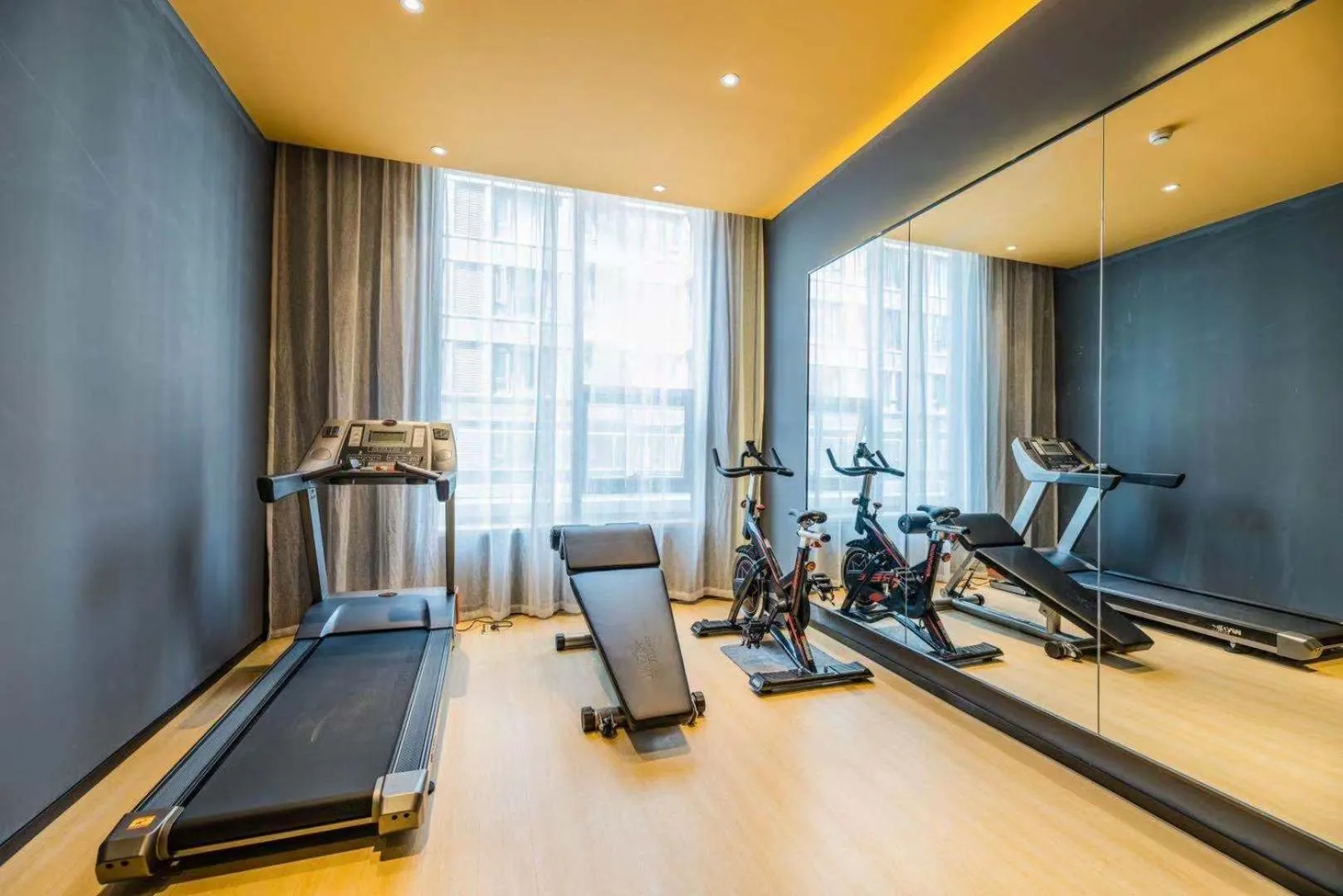 Fitness centre/facilities in Atour Hotel Hangzhou Future Technology City Haichuang Park