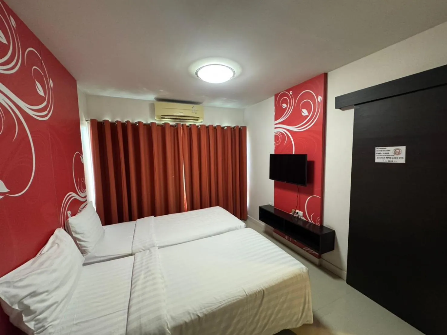 Bedroom, Bed in Palette Bella B All Suites Bangkok Hotel