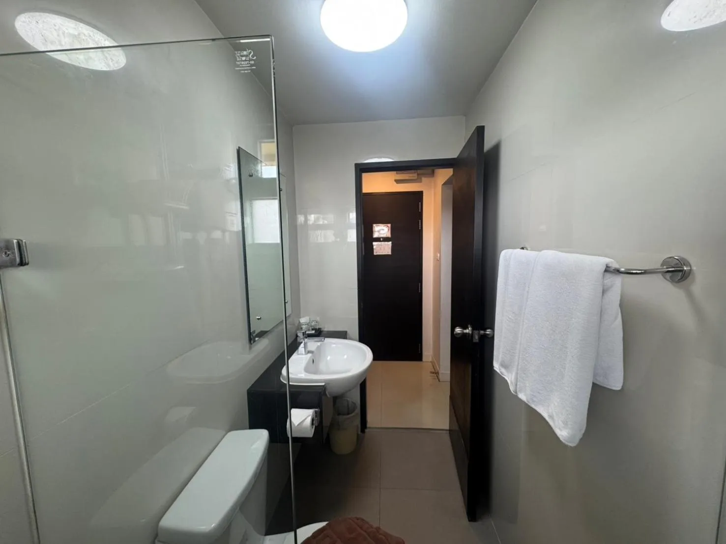 Bathroom in Palette Bella B All Suites Bangkok Hotel