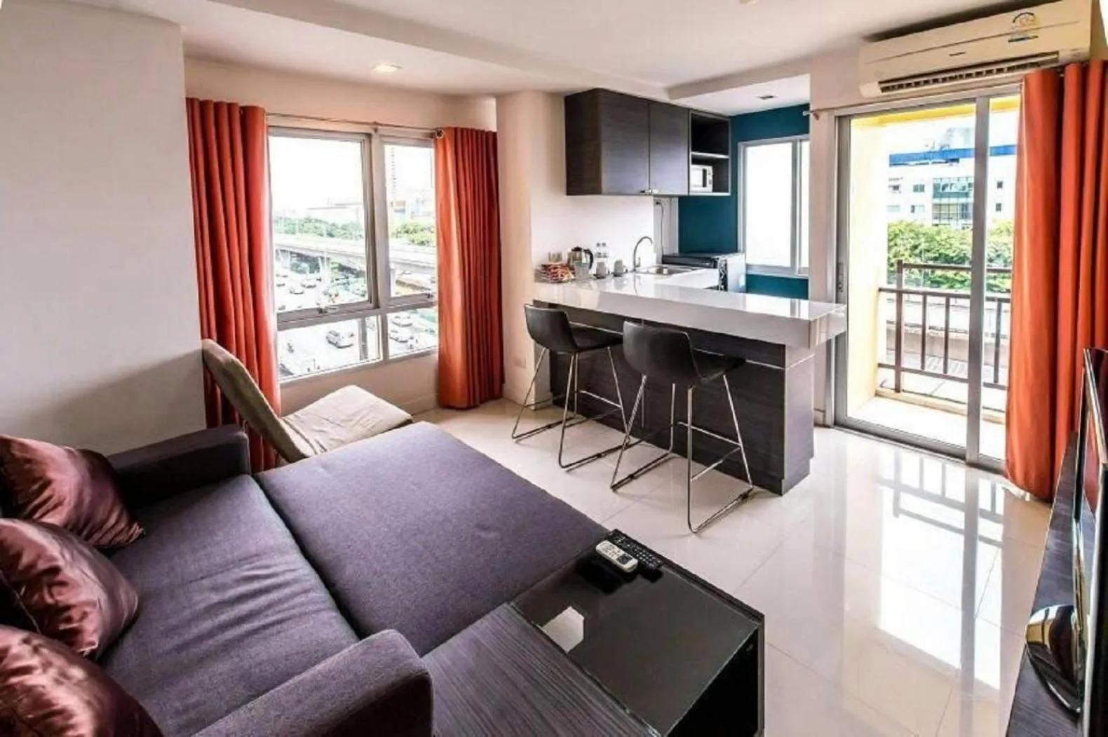 Deluxe Double Room with Extra Bed in Palette Bella B All Suites Bangkok Hotel