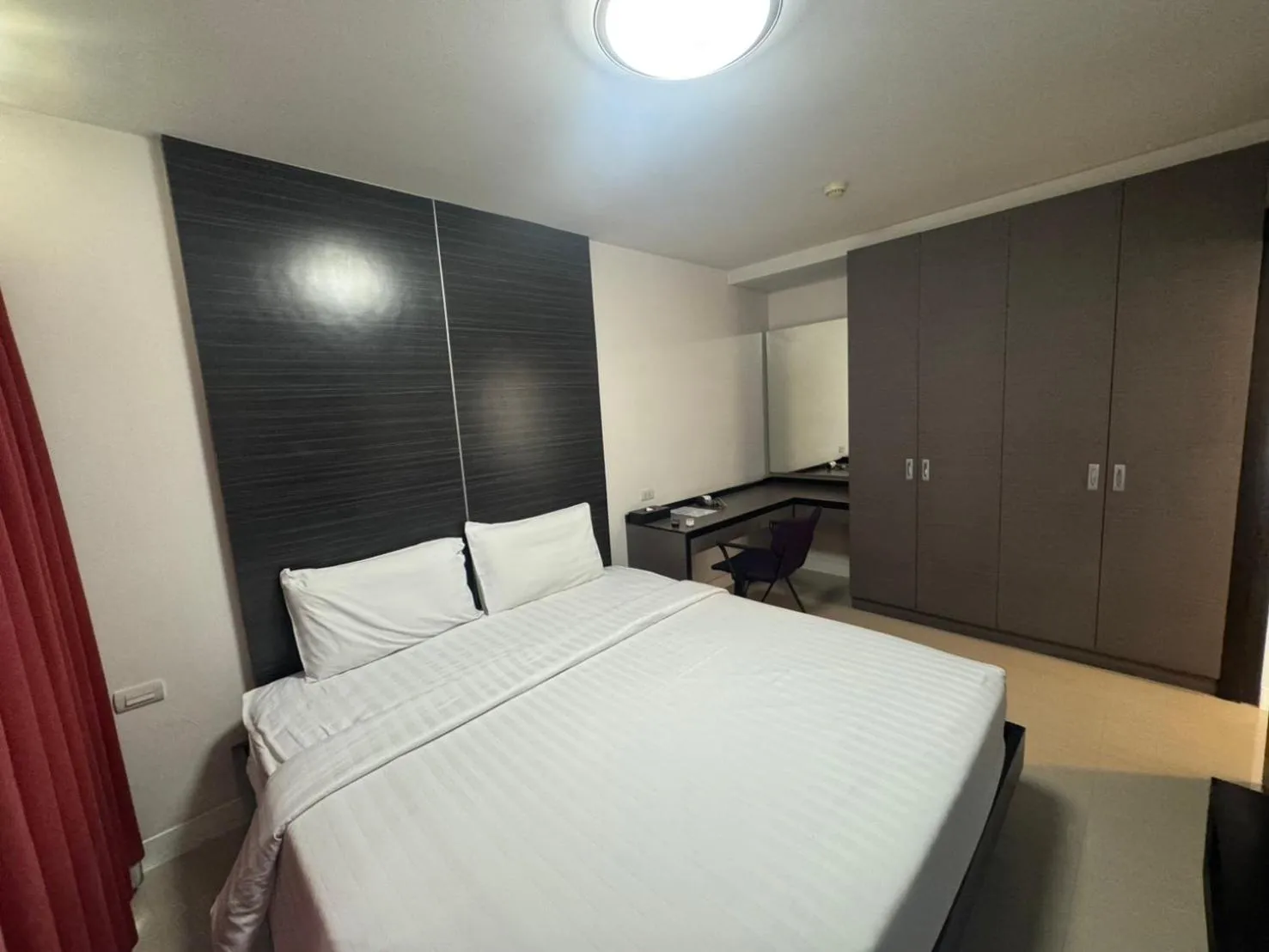 Bedroom, Bed in Palette Bella B All Suites Bangkok Hotel