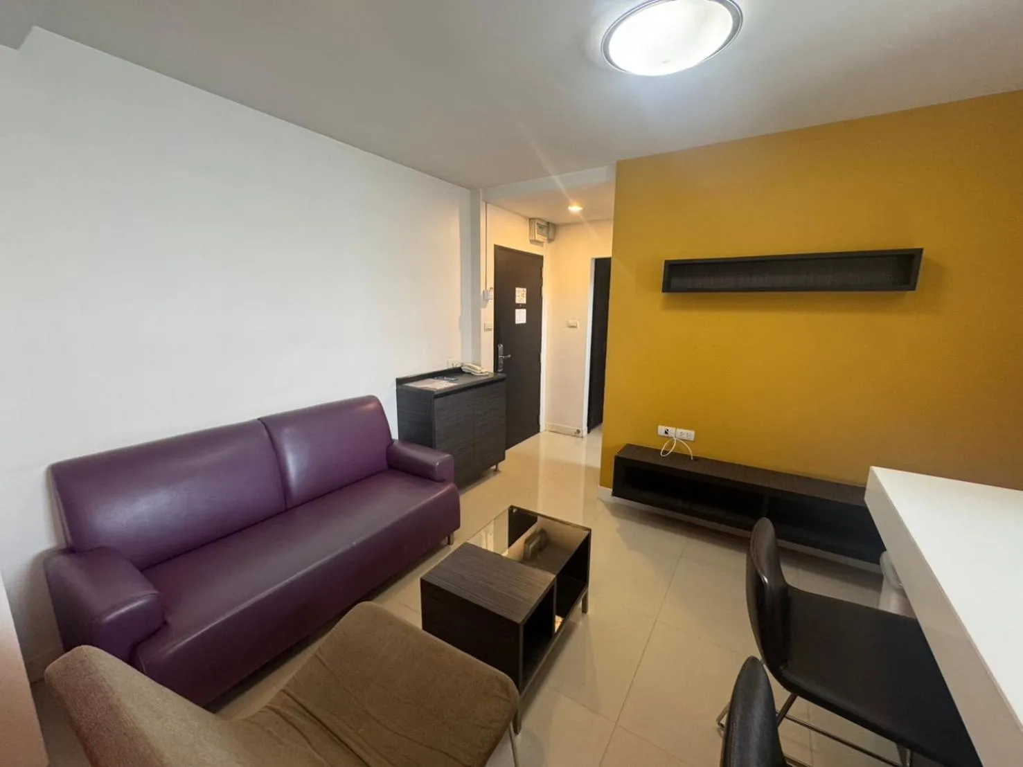 Seating area in Palette Bella B All Suites Bangkok Hotel