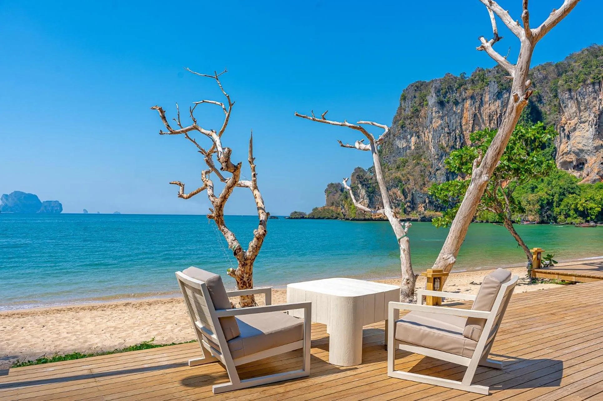 Property building in Tinidee Hideaway Tonsai Beach Krabi