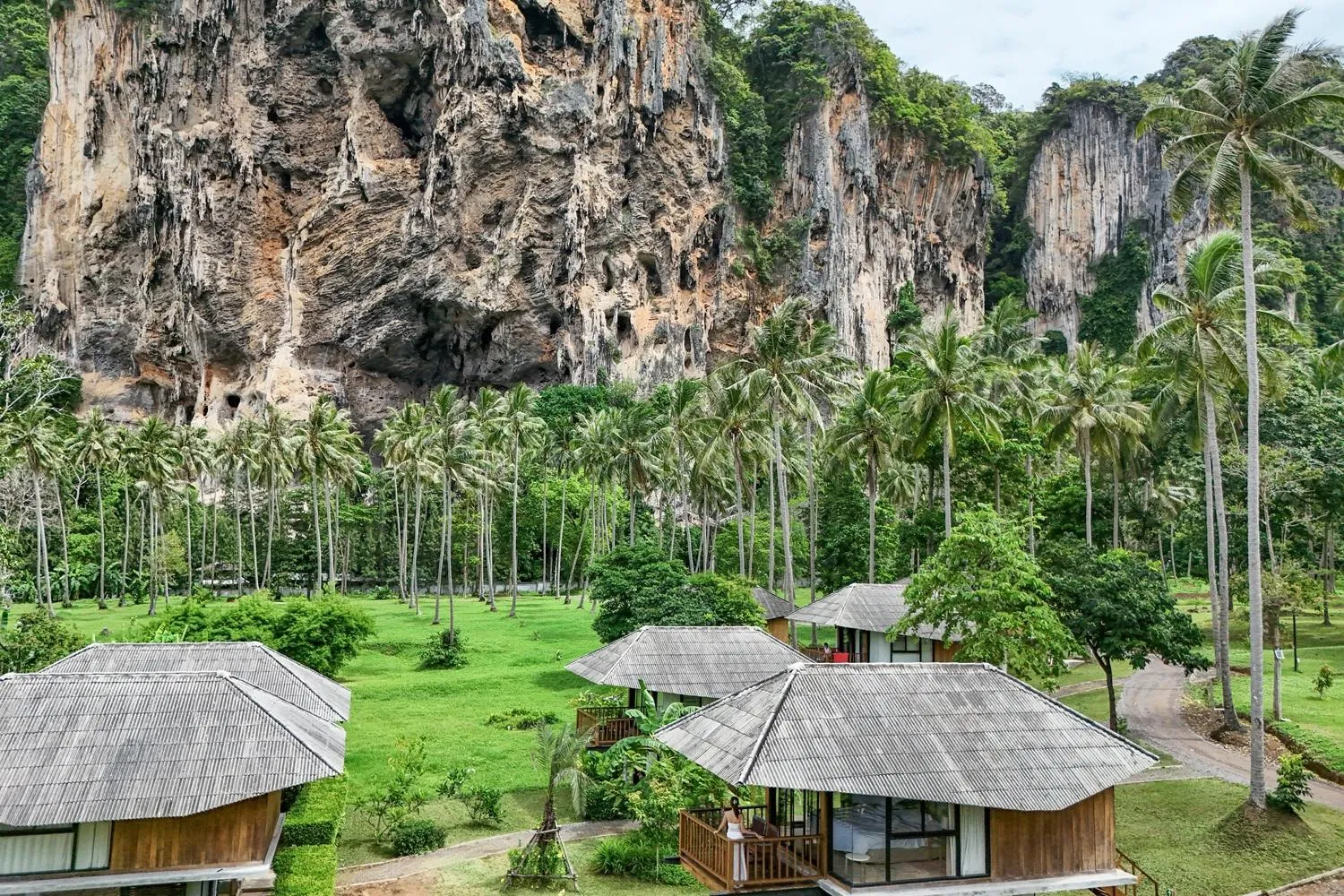 Property building in Tinidee Hideaway Tonsai Beach Krabi