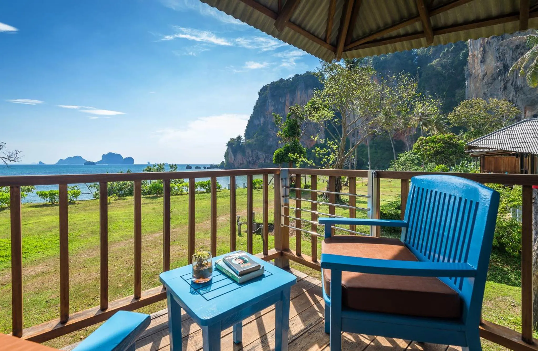Patio in Tinidee Hideaway Tonsai Beach Krabi