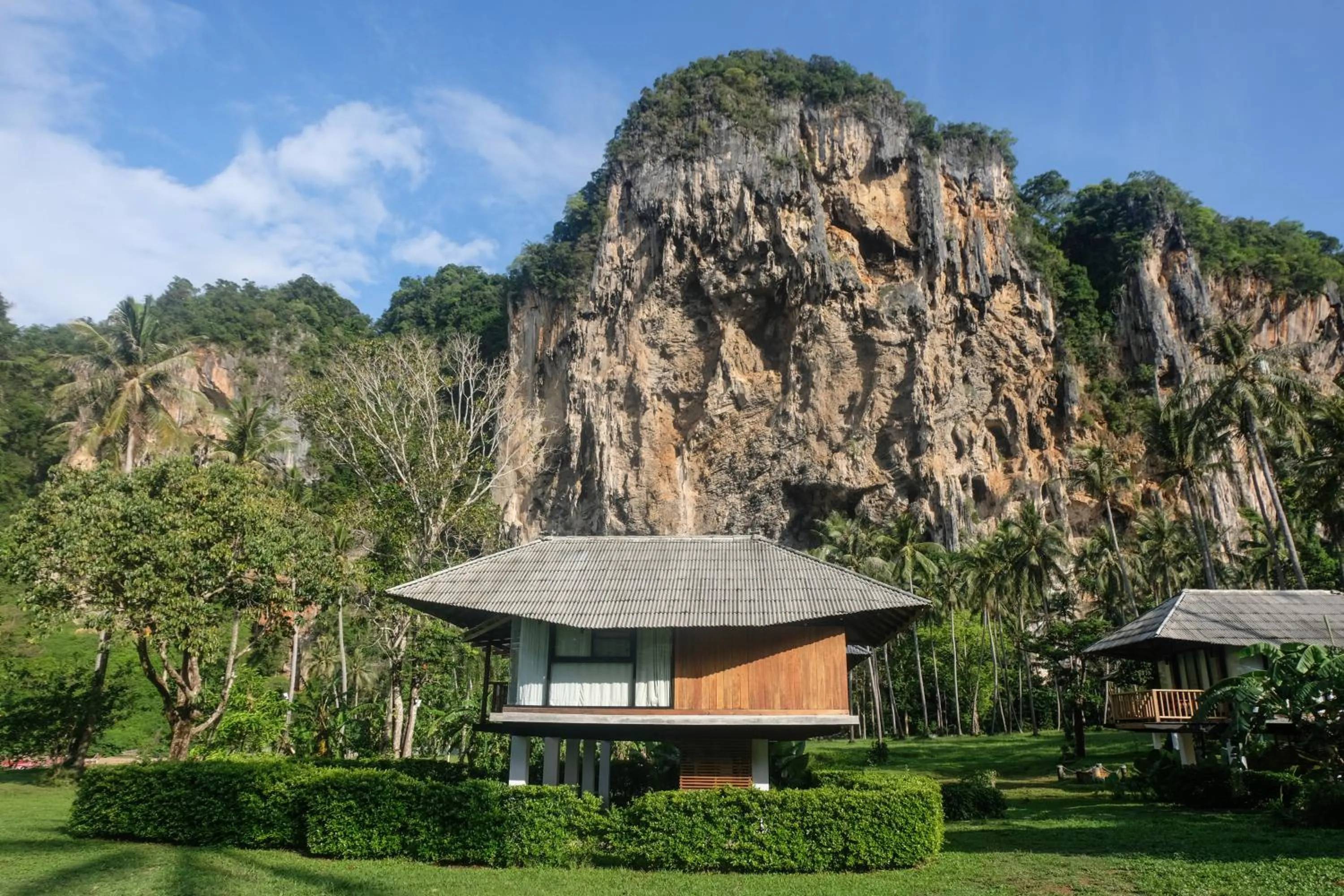 Property building in Tinidee Hideaway Tonsai Beach Krabi