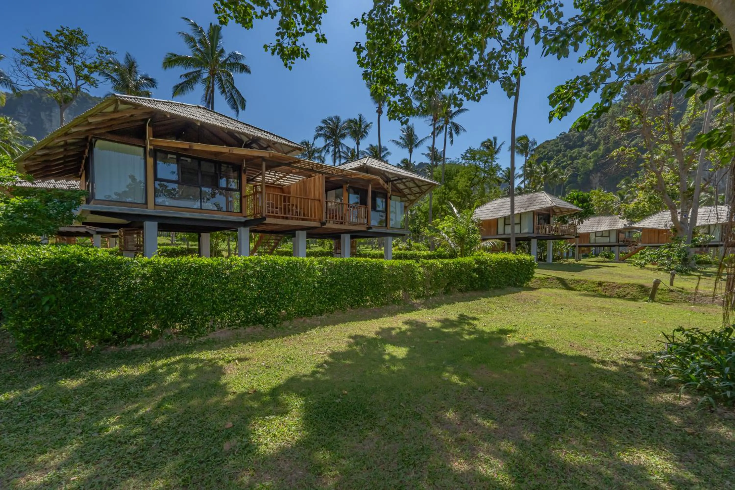 Property building in Tinidee Hideaway Tonsai Beach Krabi