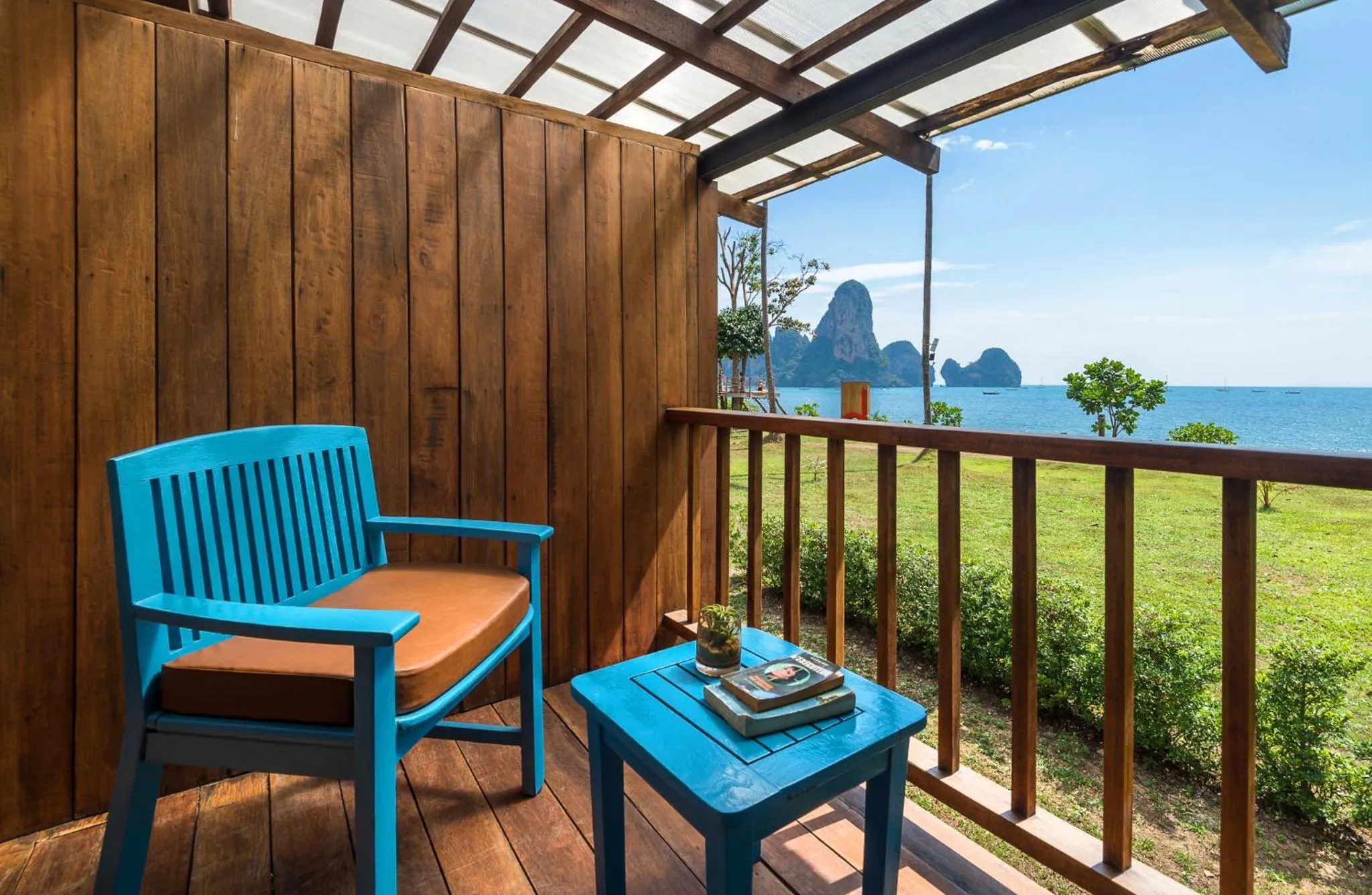 Patio in Tinidee Hideaway Tonsai Beach Krabi