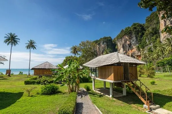 Property building in Tinidee Hideaway Tonsai Beach Krabi