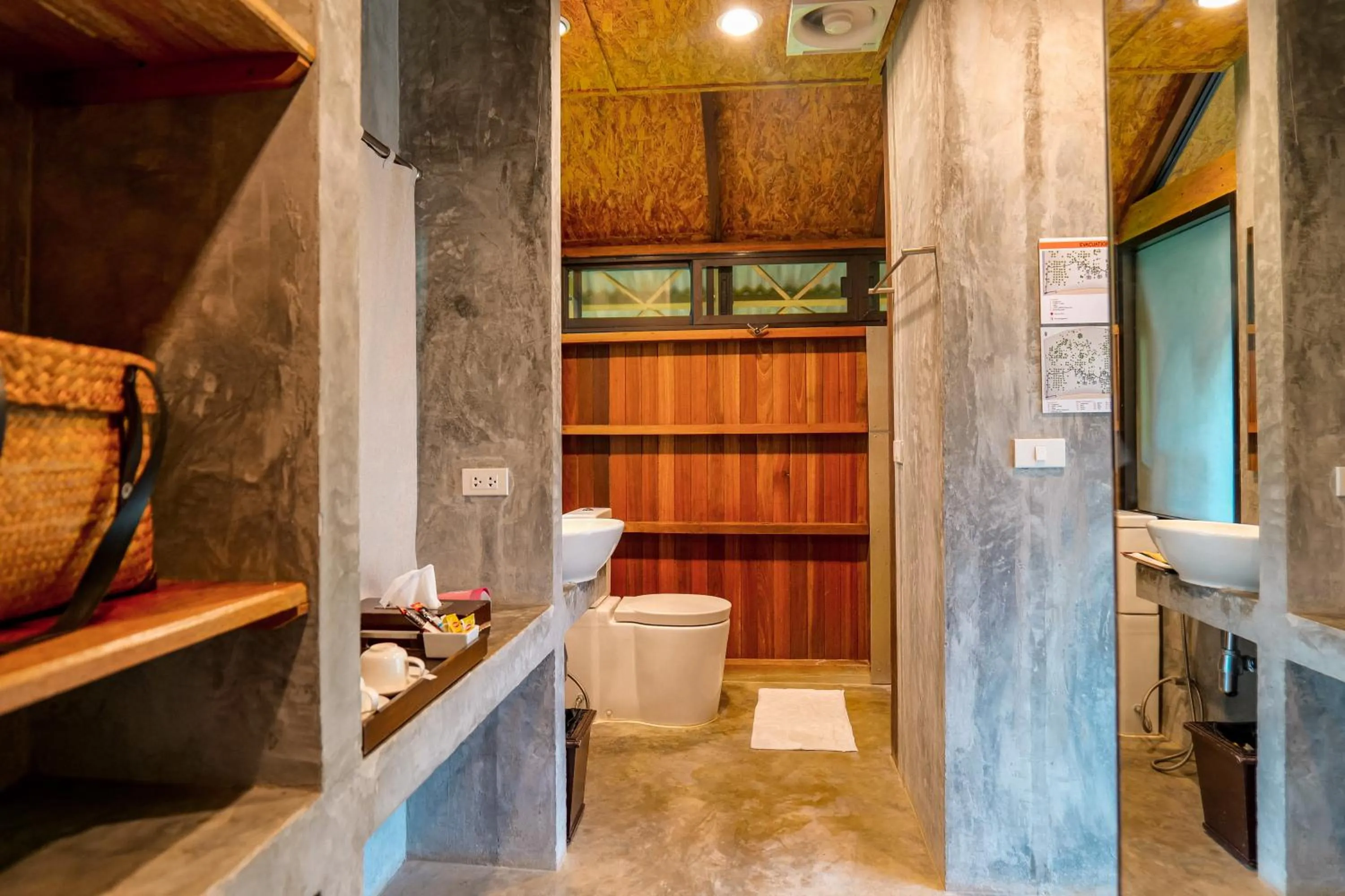 Bathroom in Tinidee Hideaway Tonsai Beach Krabi