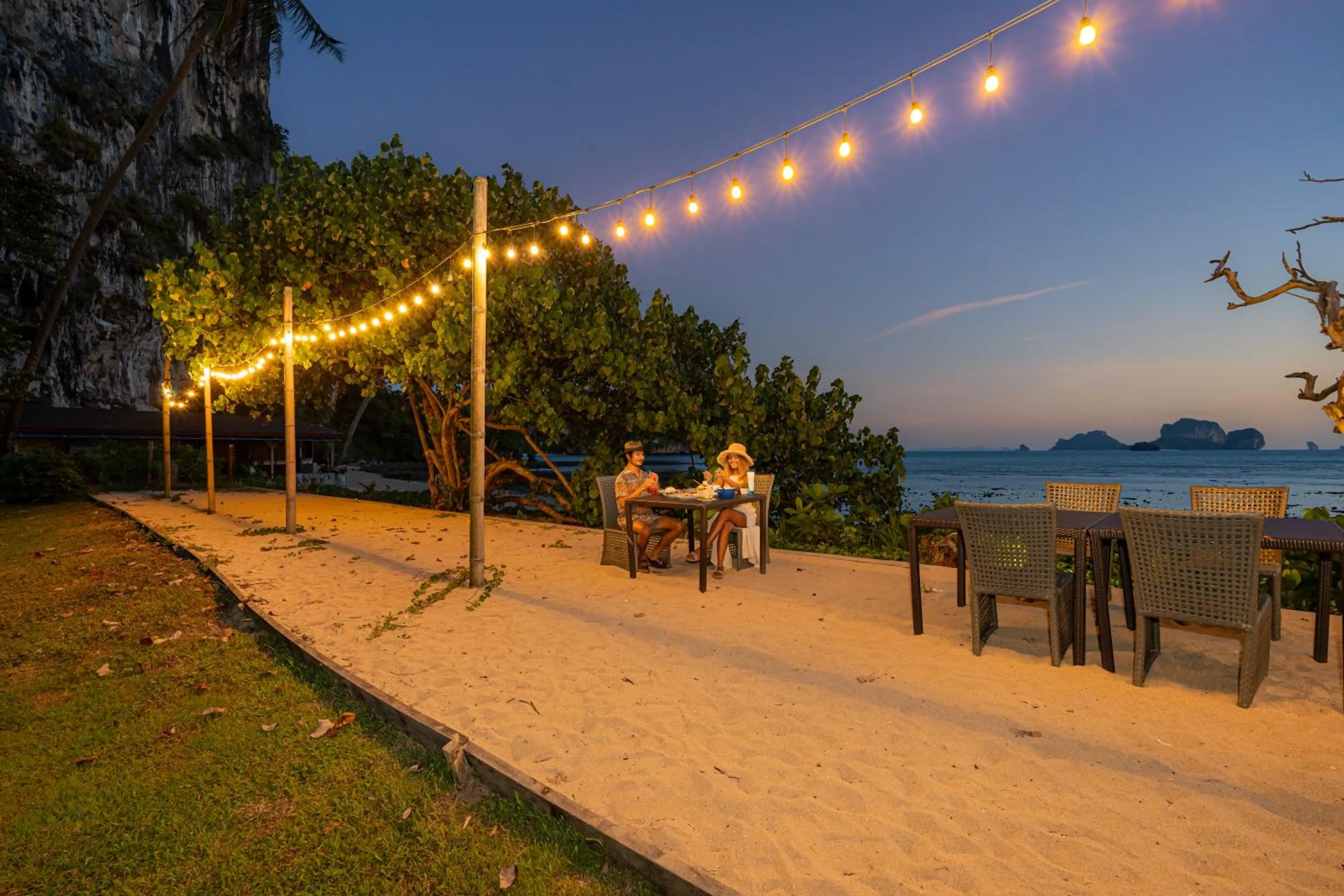 Night in Tinidee Hideaway Tonsai Beach Krabi