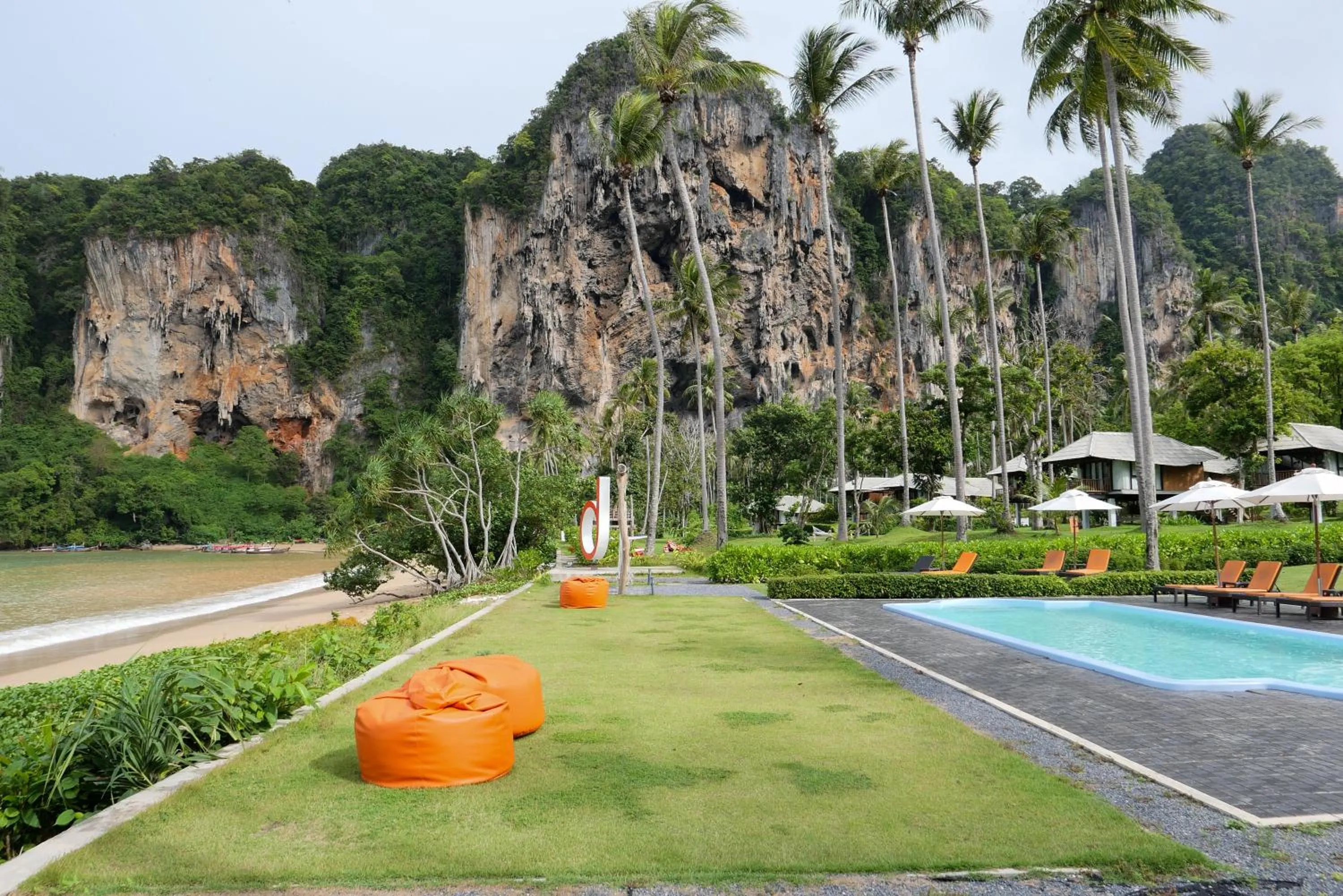 Nearby landmark in Tinidee Hideaway Tonsai Beach Krabi