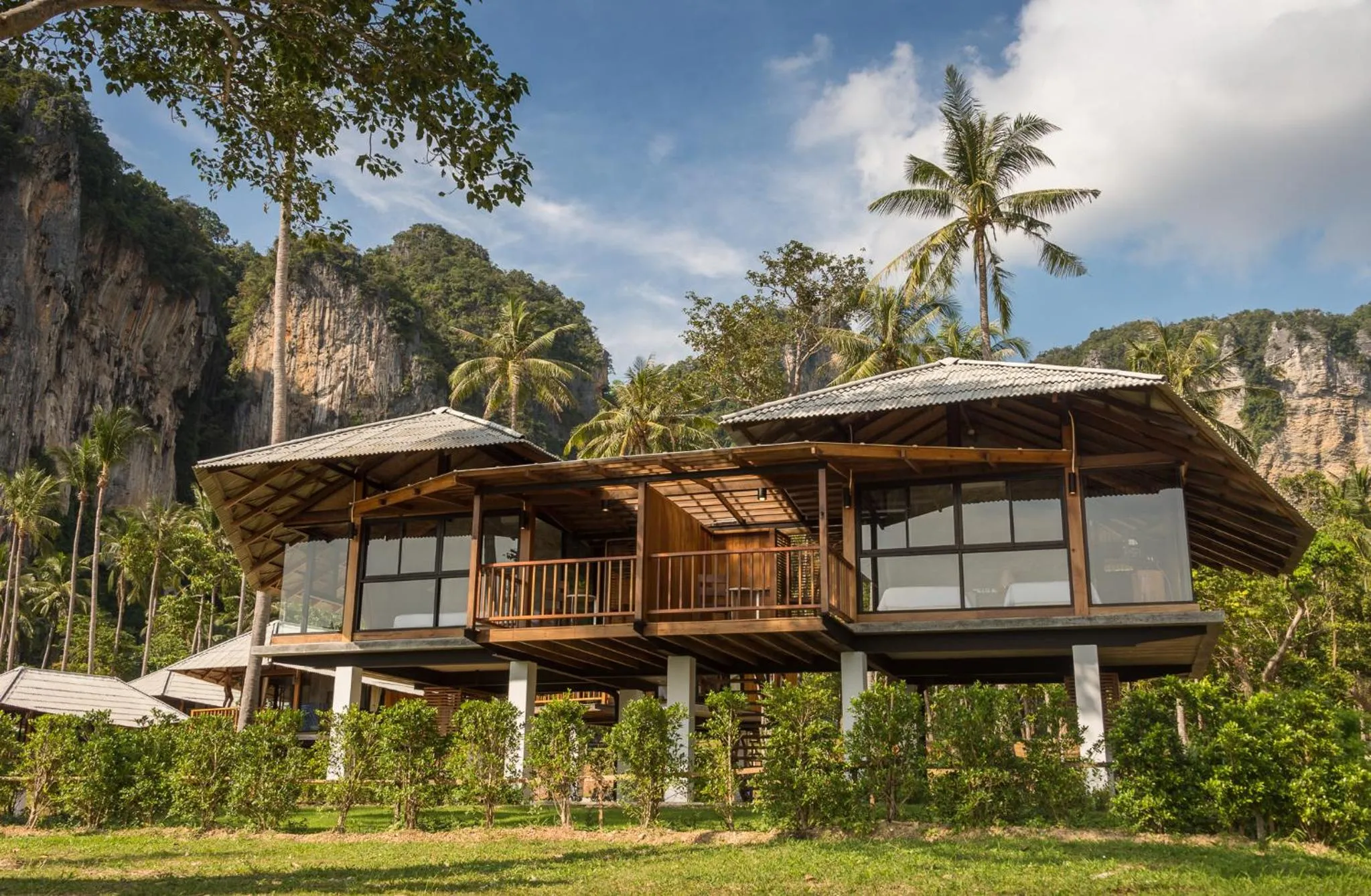 Property building in Tinidee Hideaway Tonsai Beach Krabi