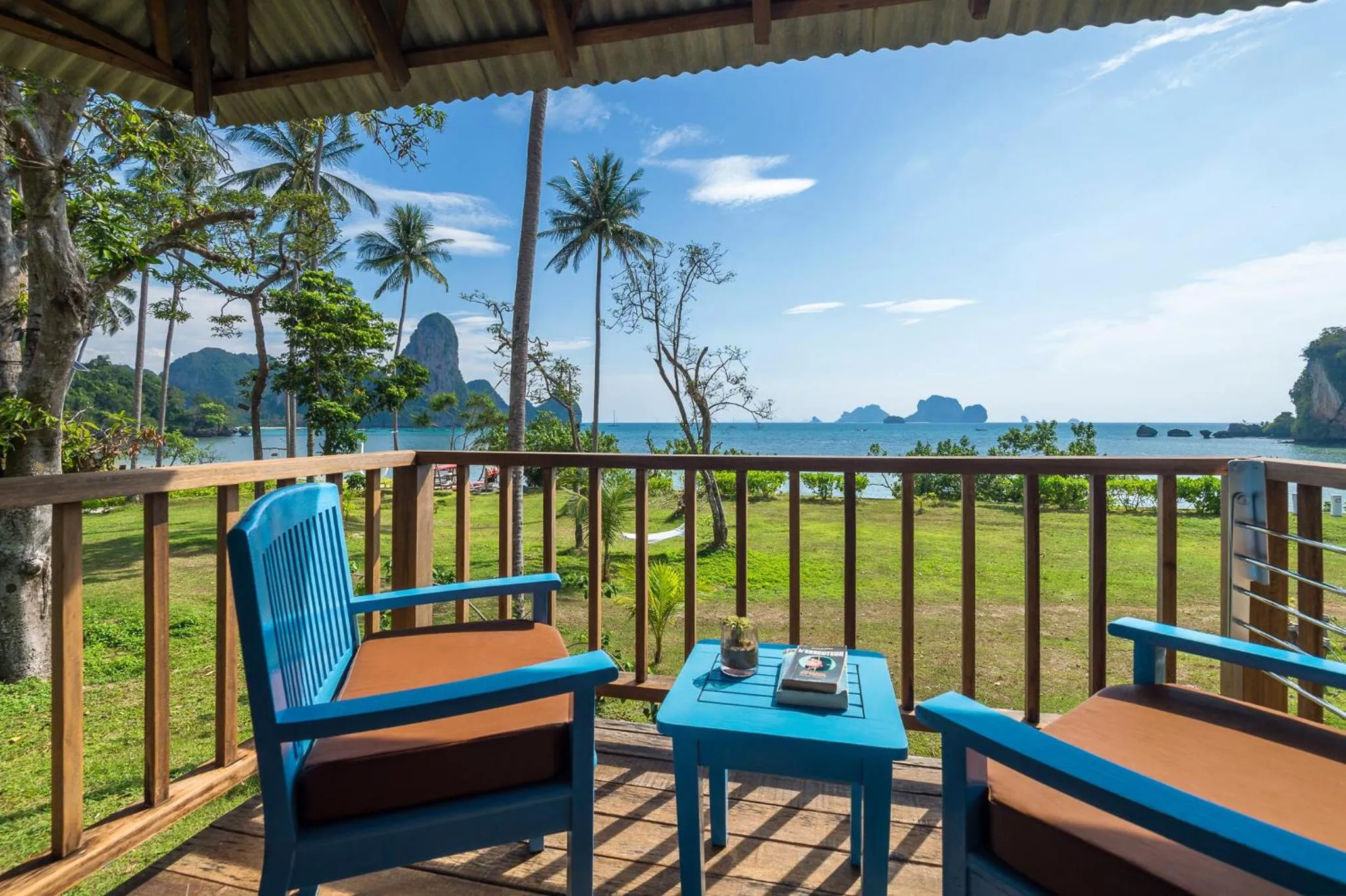 Patio in Tinidee Hideaway Tonsai Beach Krabi