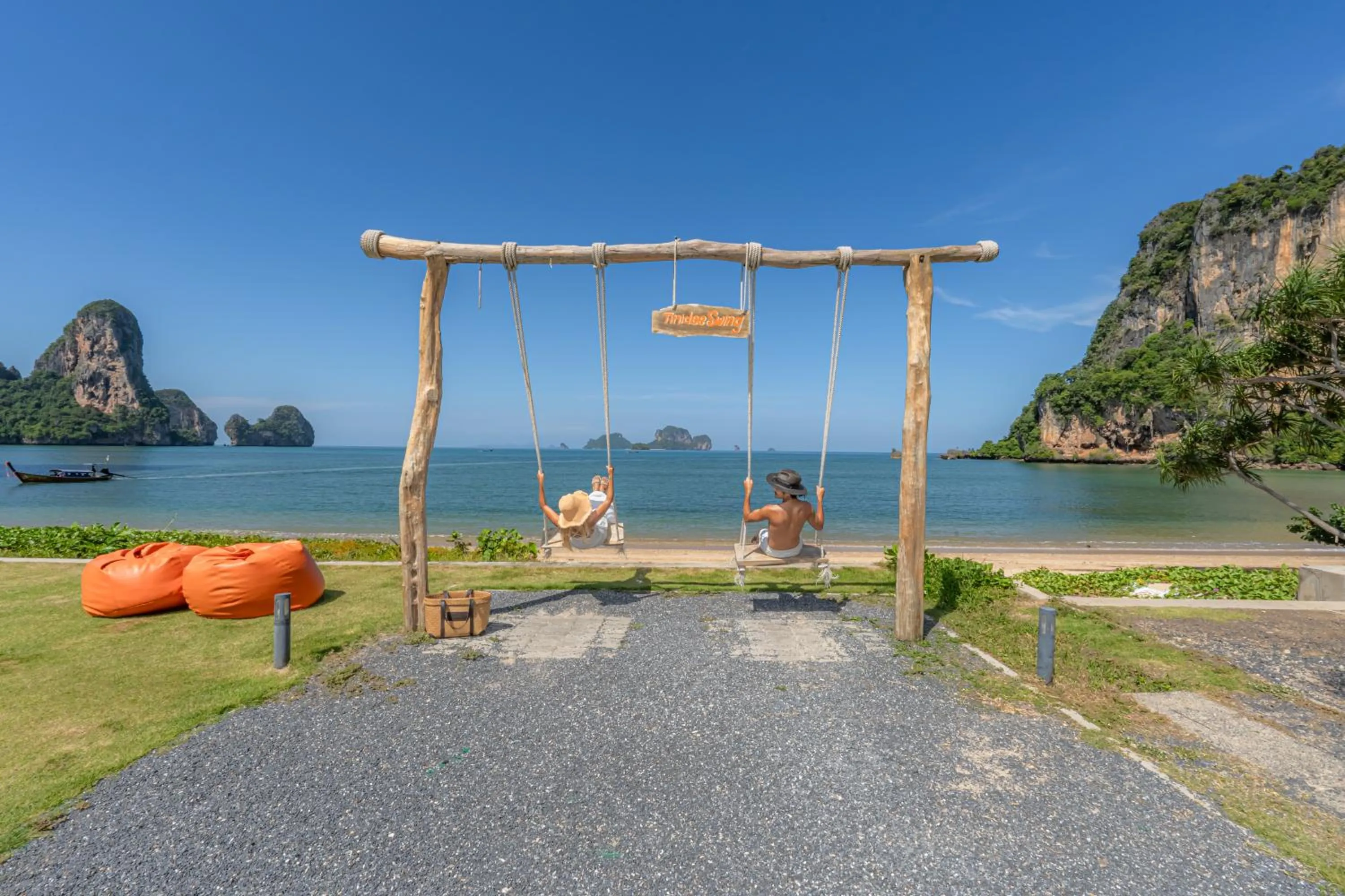 Nearby landmark in Tinidee Hideaway Tonsai Beach Krabi