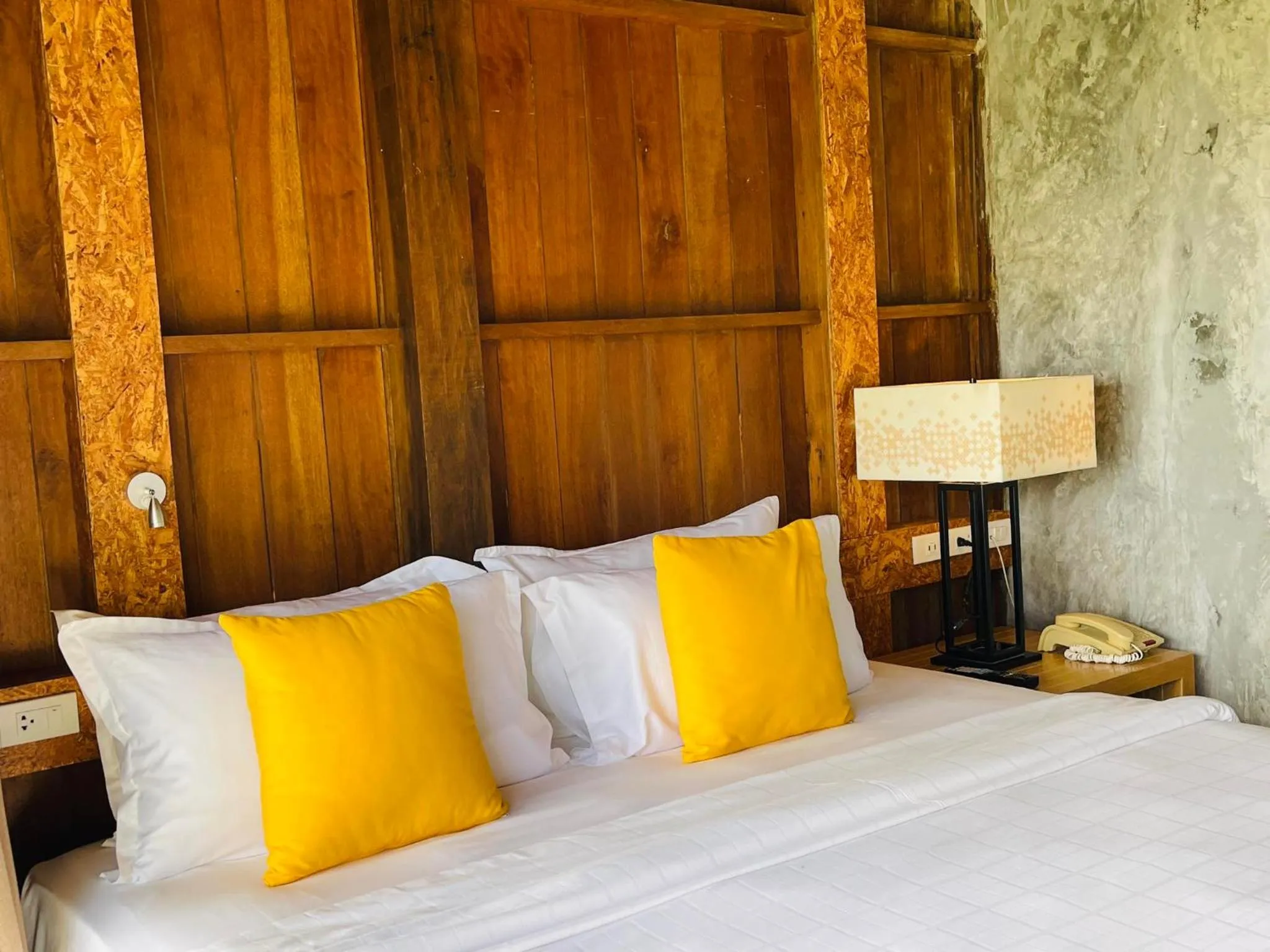 Bed in Tinidee Hideaway Tonsai Beach Krabi